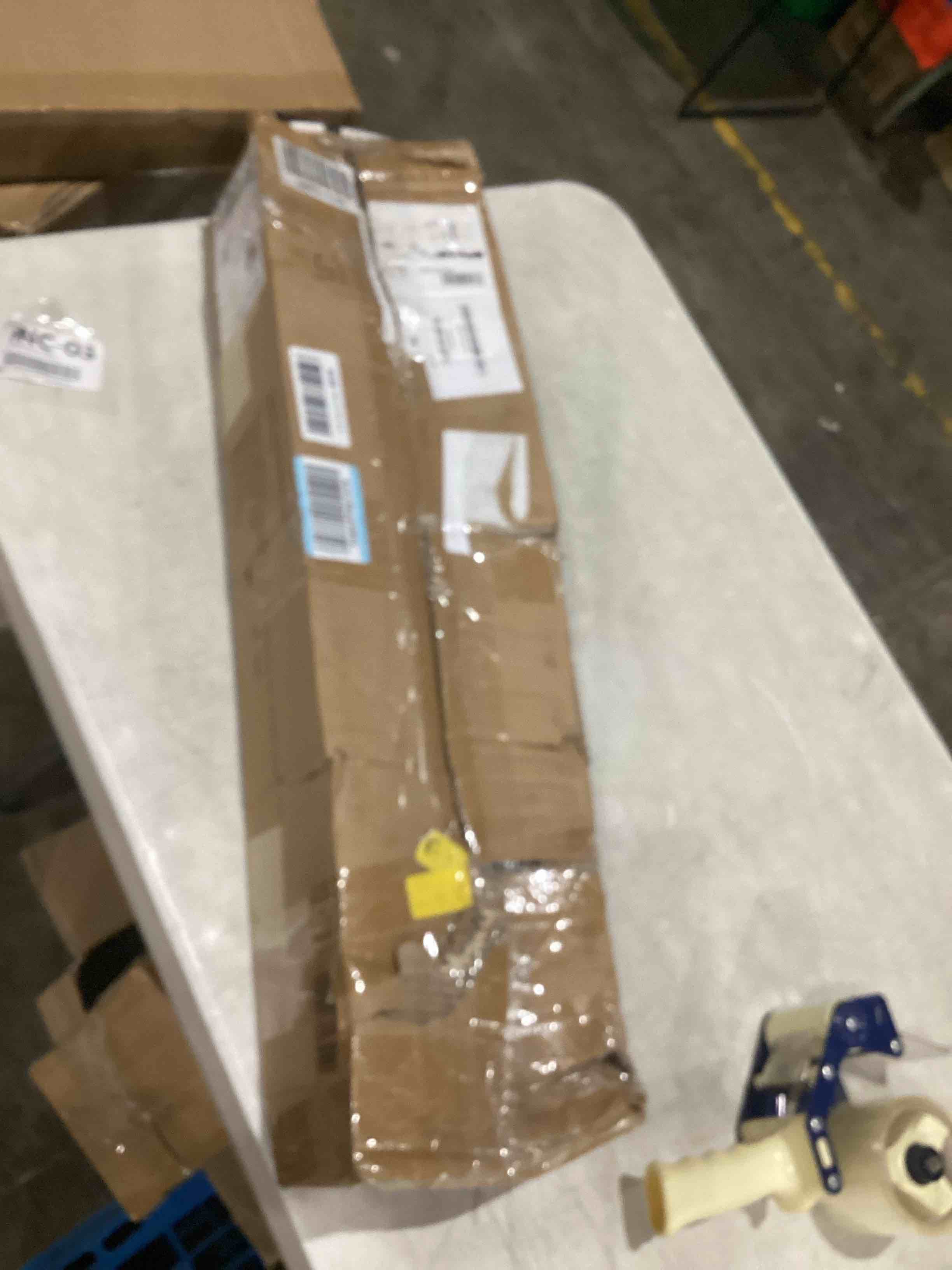 https://s3.amazonaws.com/lotting-images-prod/bidfta/GRA1990652_1753370245105.jpeg