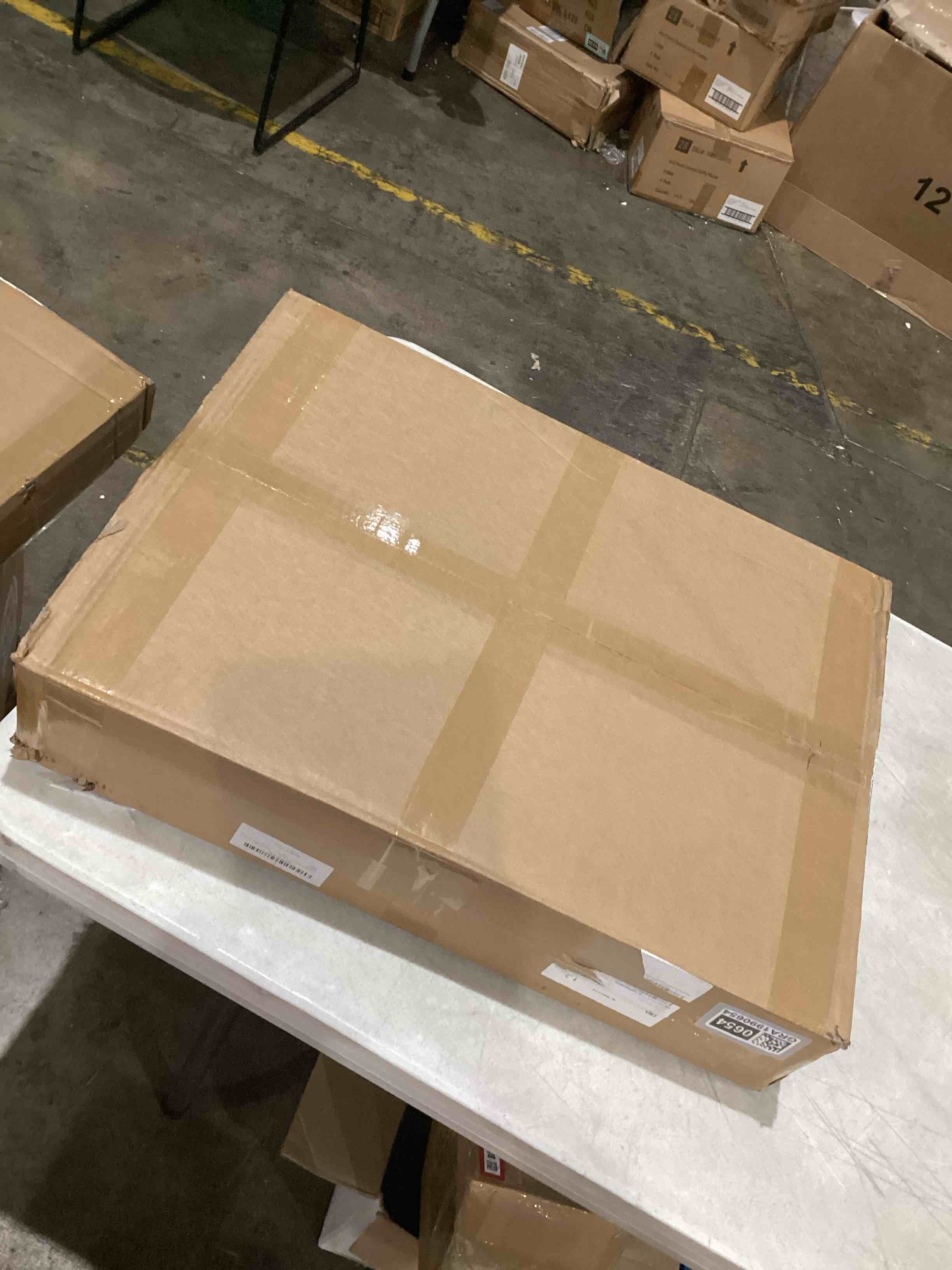 https://s3.amazonaws.com/lotting-images-prod/bidfta/GRA1990654_1753370836675.jpeg