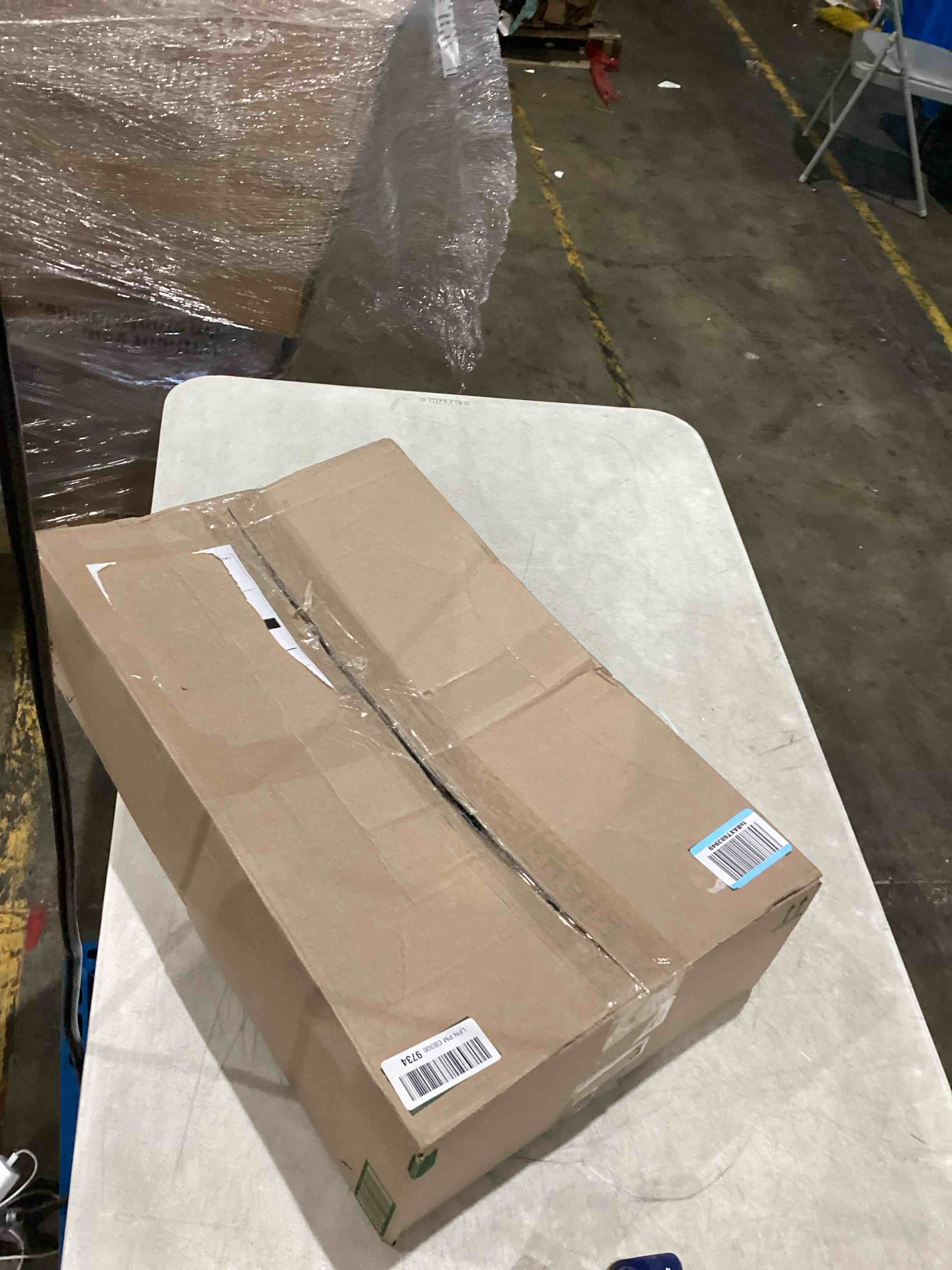 https://s3.amazonaws.com/lotting-images-prod/bidfta/GRA1990659_1753376643863.jpeg