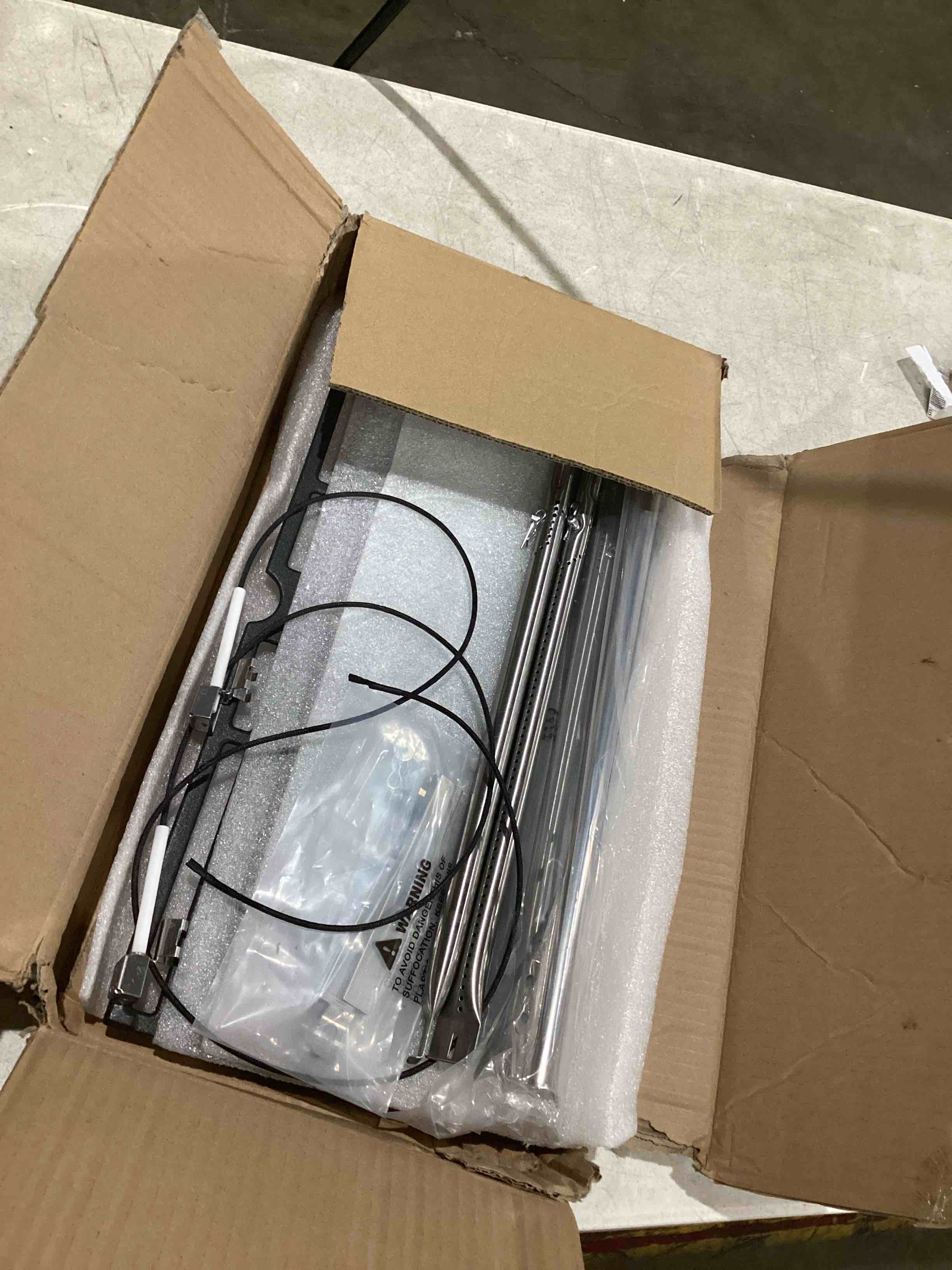 https://s3.amazonaws.com/lotting-images-prod/bidfta/GRA1990692_1753454329589.jpeg