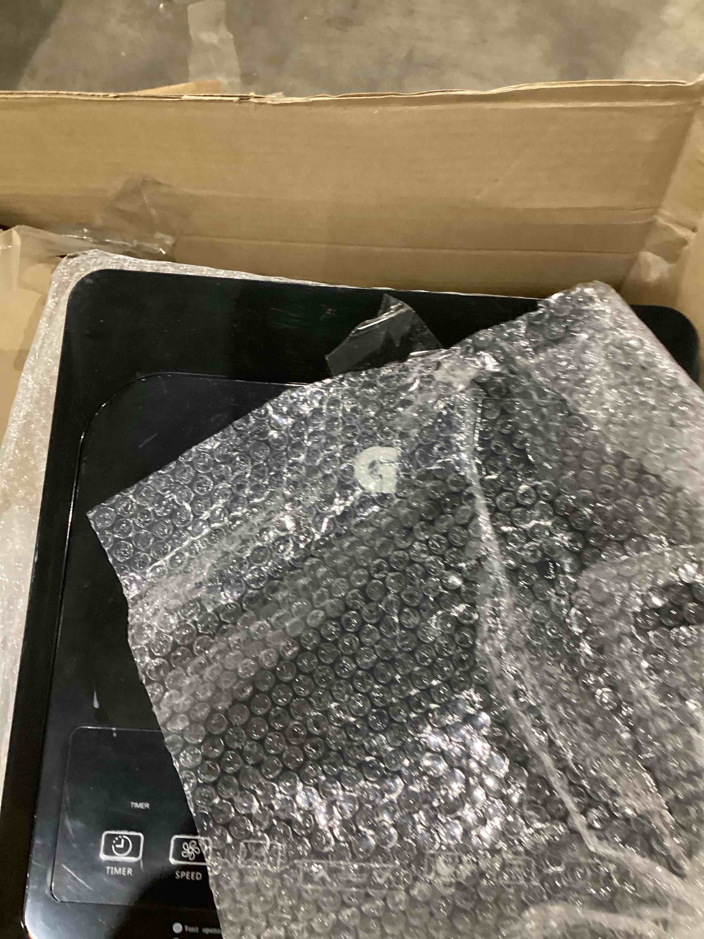 https://s3.amazonaws.com/lotting-images-prod/bidfta/GRA1990709_1753970276049.jpeg