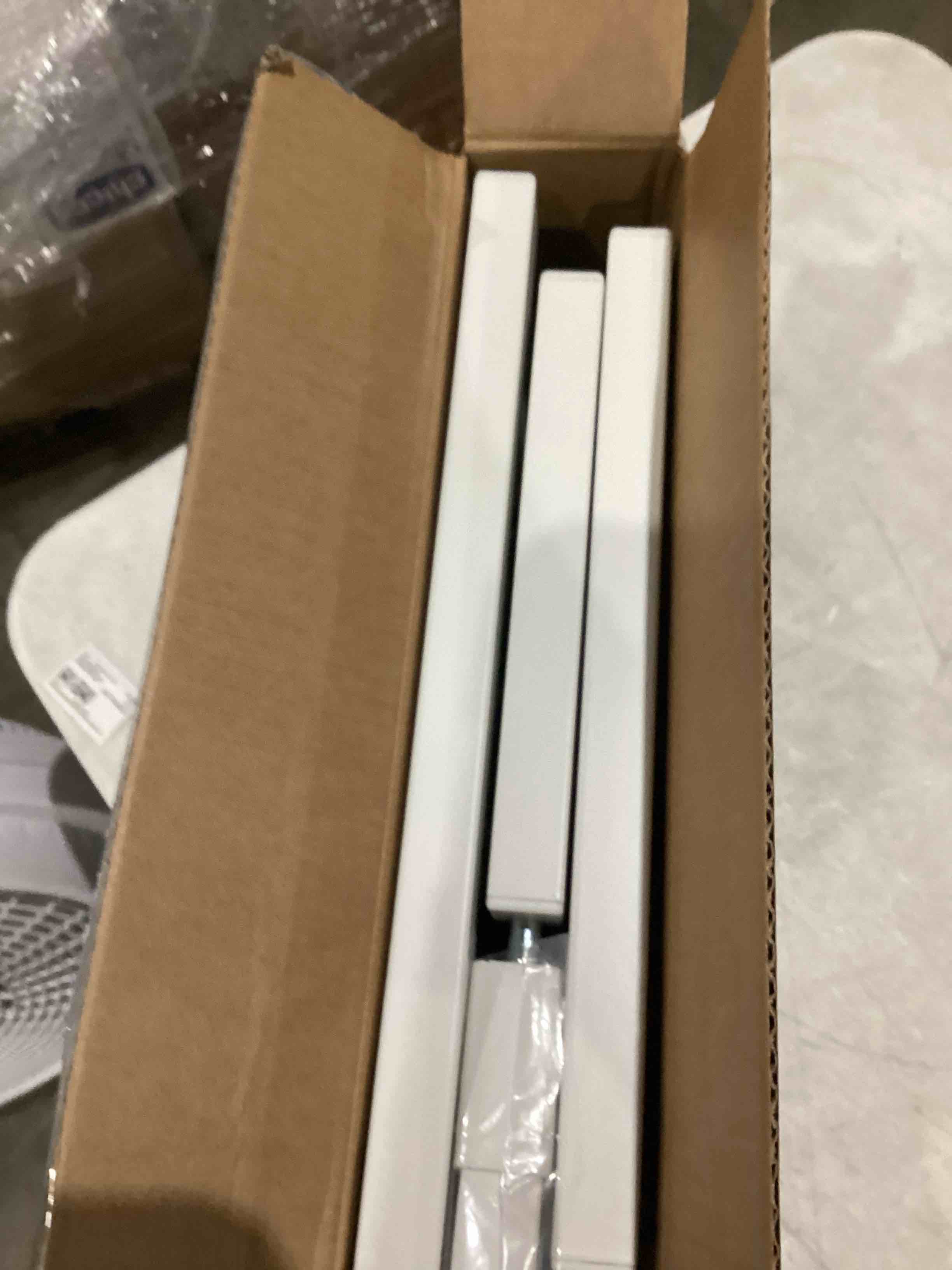 https://s3.amazonaws.com/lotting-images-prod/bidfta/GRA1990752_1753974234156.jpeg