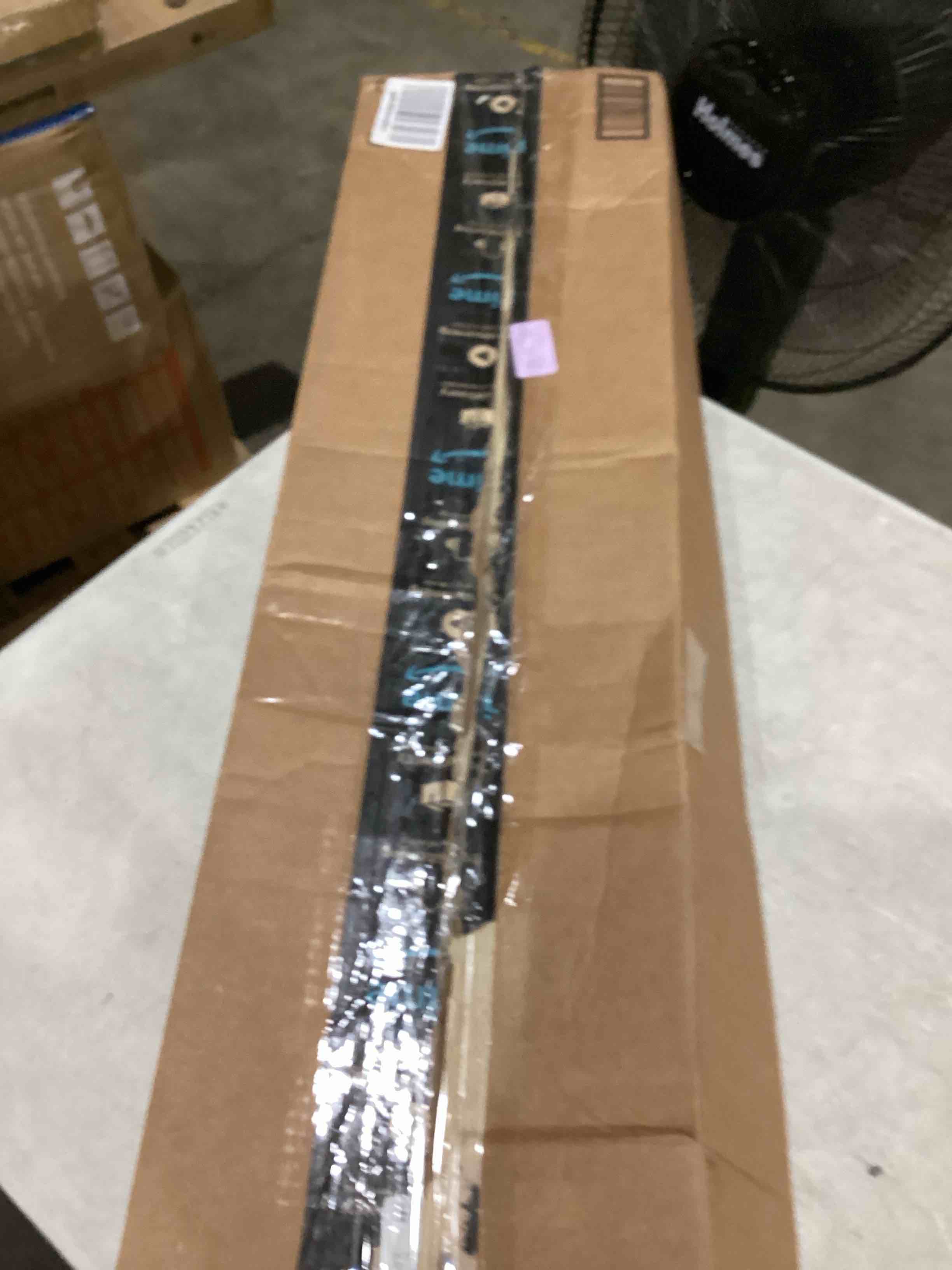 https://s3.amazonaws.com/lotting-images-prod/bidfta/GRA1990768_1753977357298.jpeg