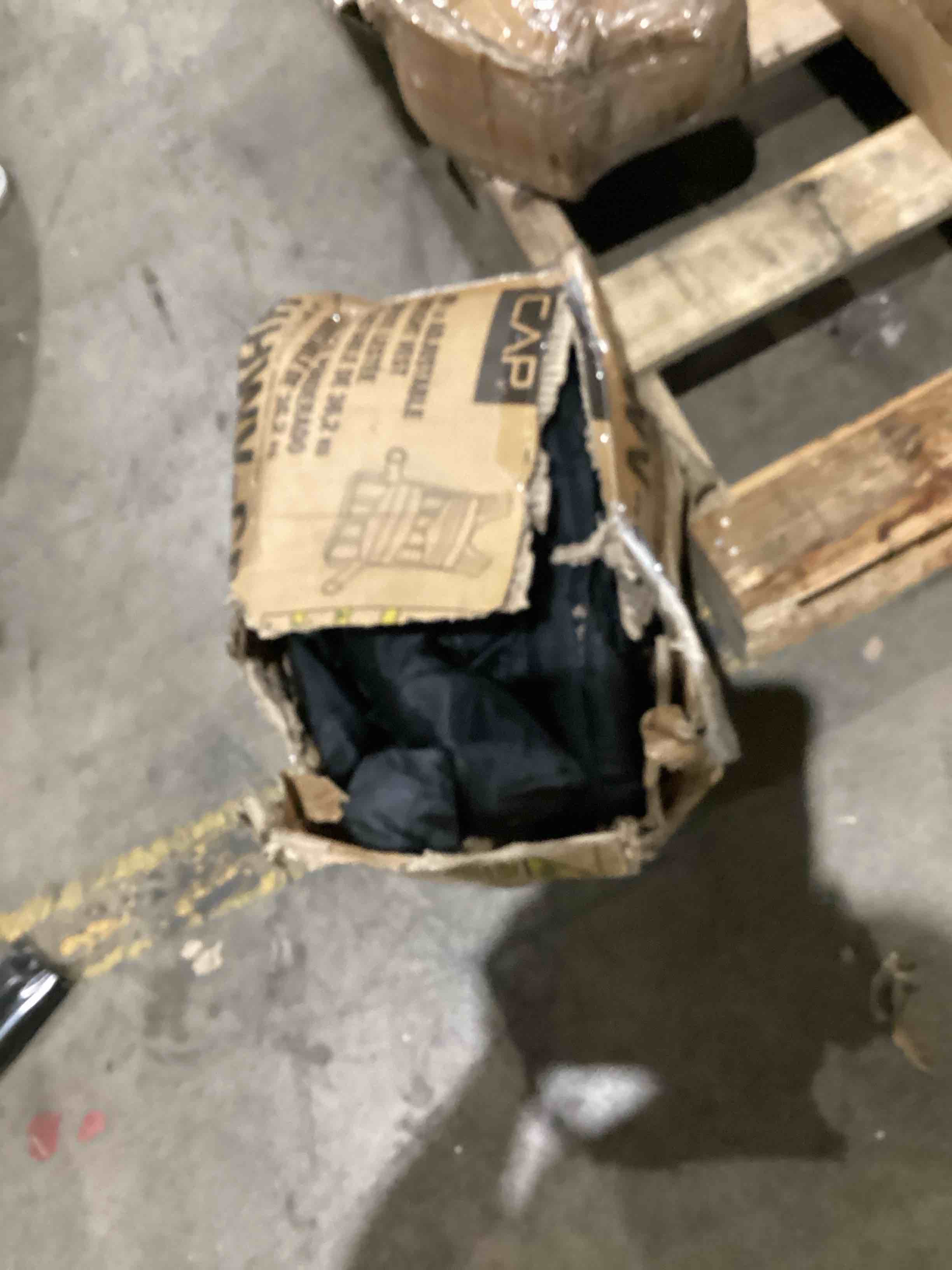 https://s3.amazonaws.com/lotting-images-prod/bidfta/GRA1990854_1754054983958.jpeg
