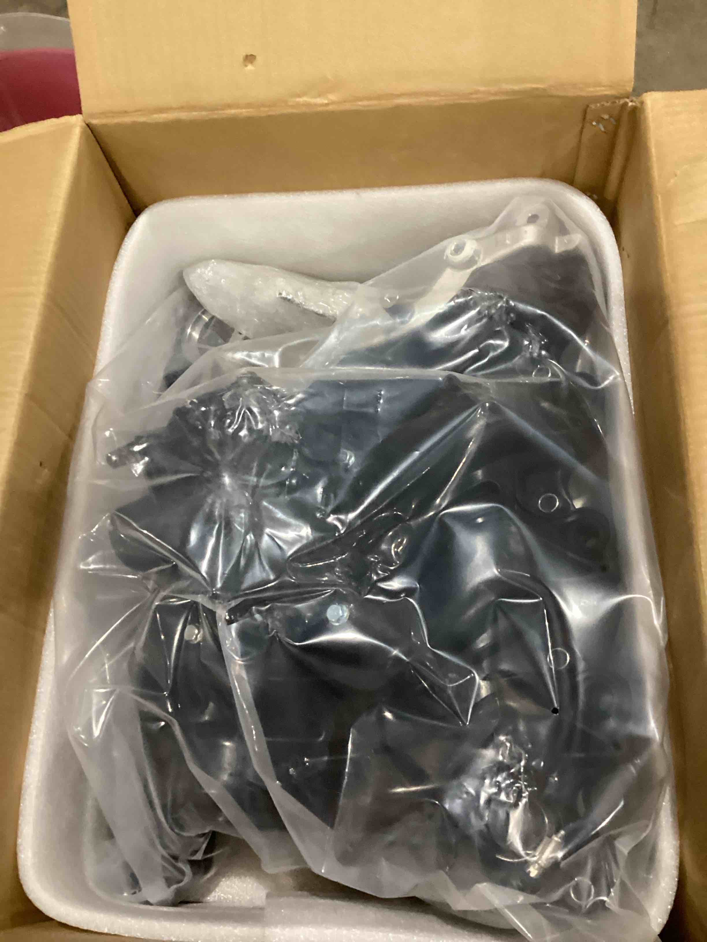 https://s3.amazonaws.com/lotting-images-prod/bidfta/GRA1990880_1754069944692.jpeg