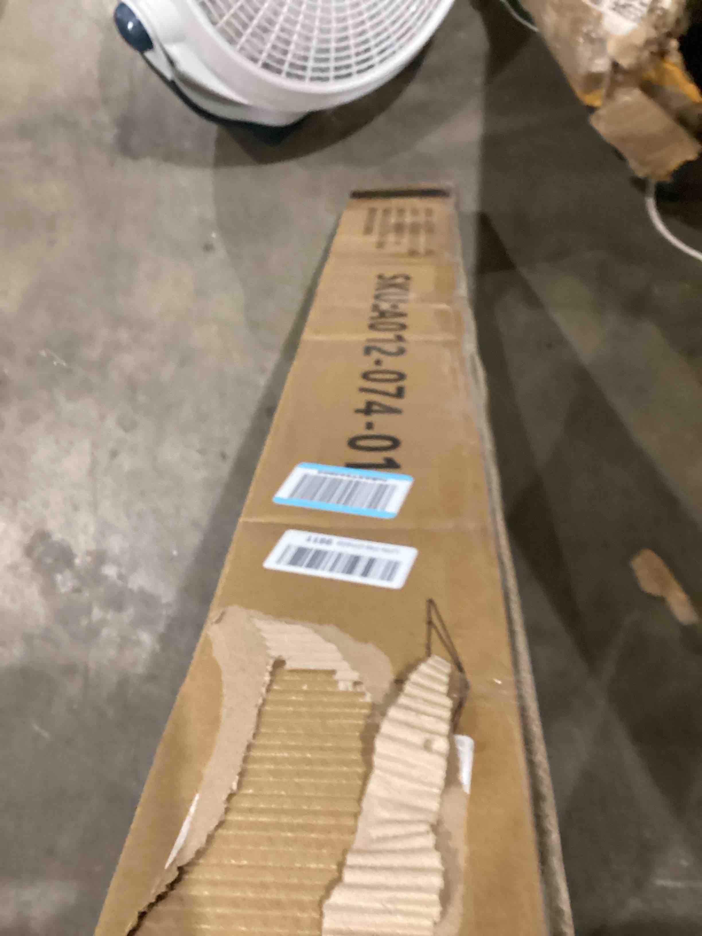 https://s3.amazonaws.com/lotting-images-prod/bidfta/GRA1990905_1754306409968.jpeg