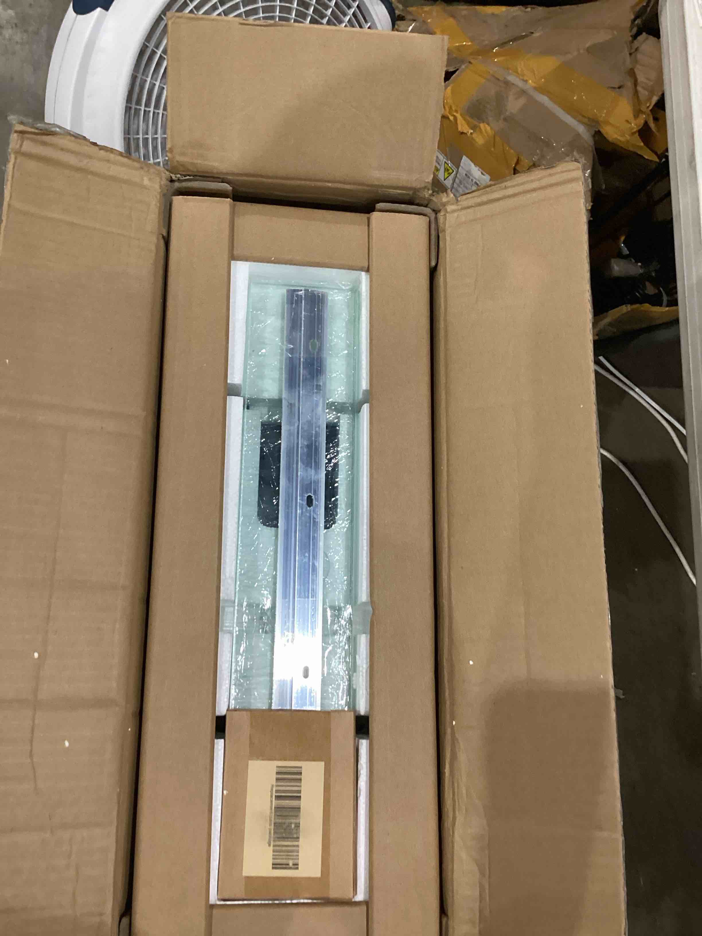 https://s3.amazonaws.com/lotting-images-prod/bidfta/GRA1990906_1754306545842.jpeg