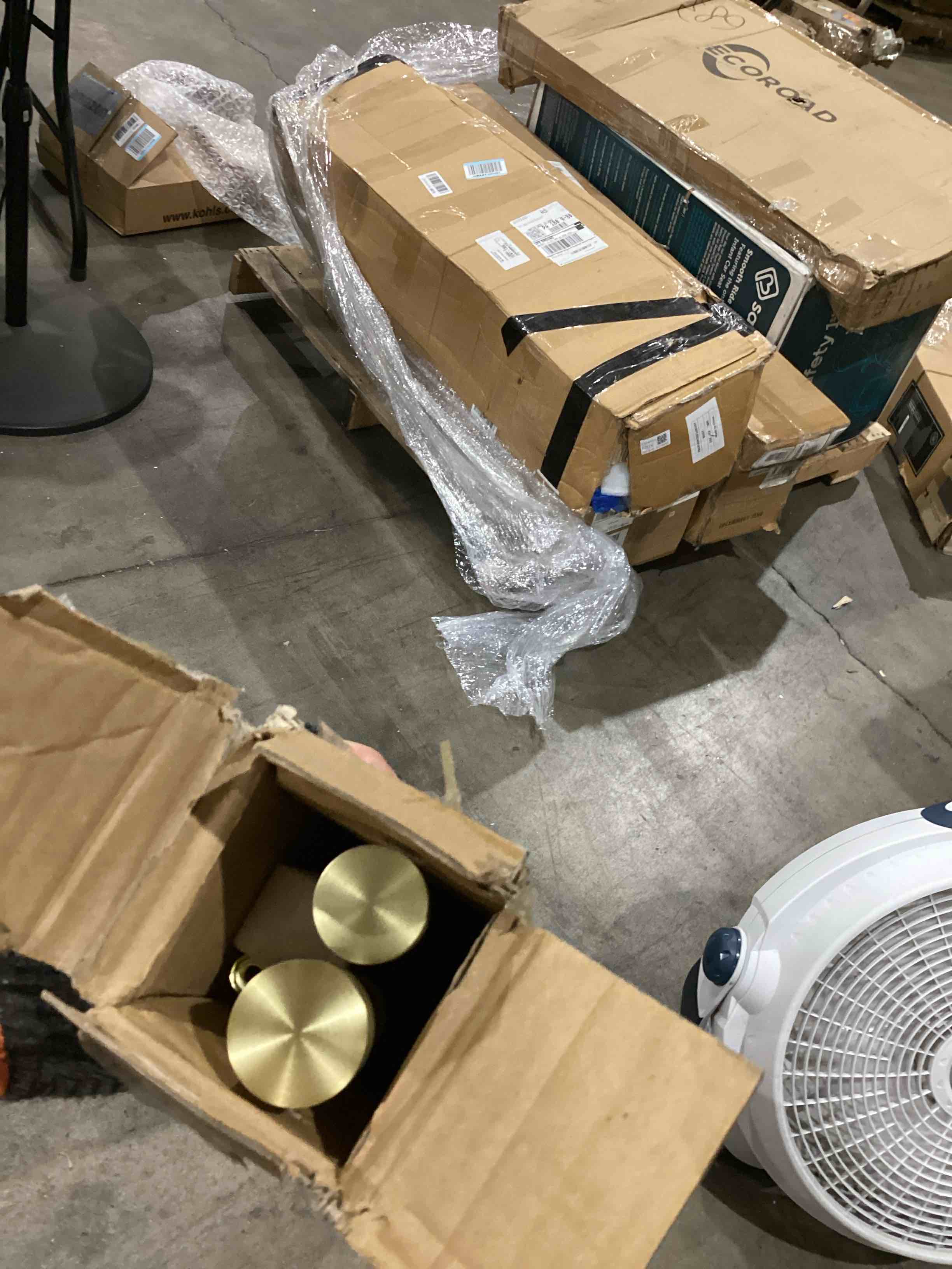 https://s3.amazonaws.com/lotting-images-prod/bidfta/GRA1990908_1754306794772.jpeg