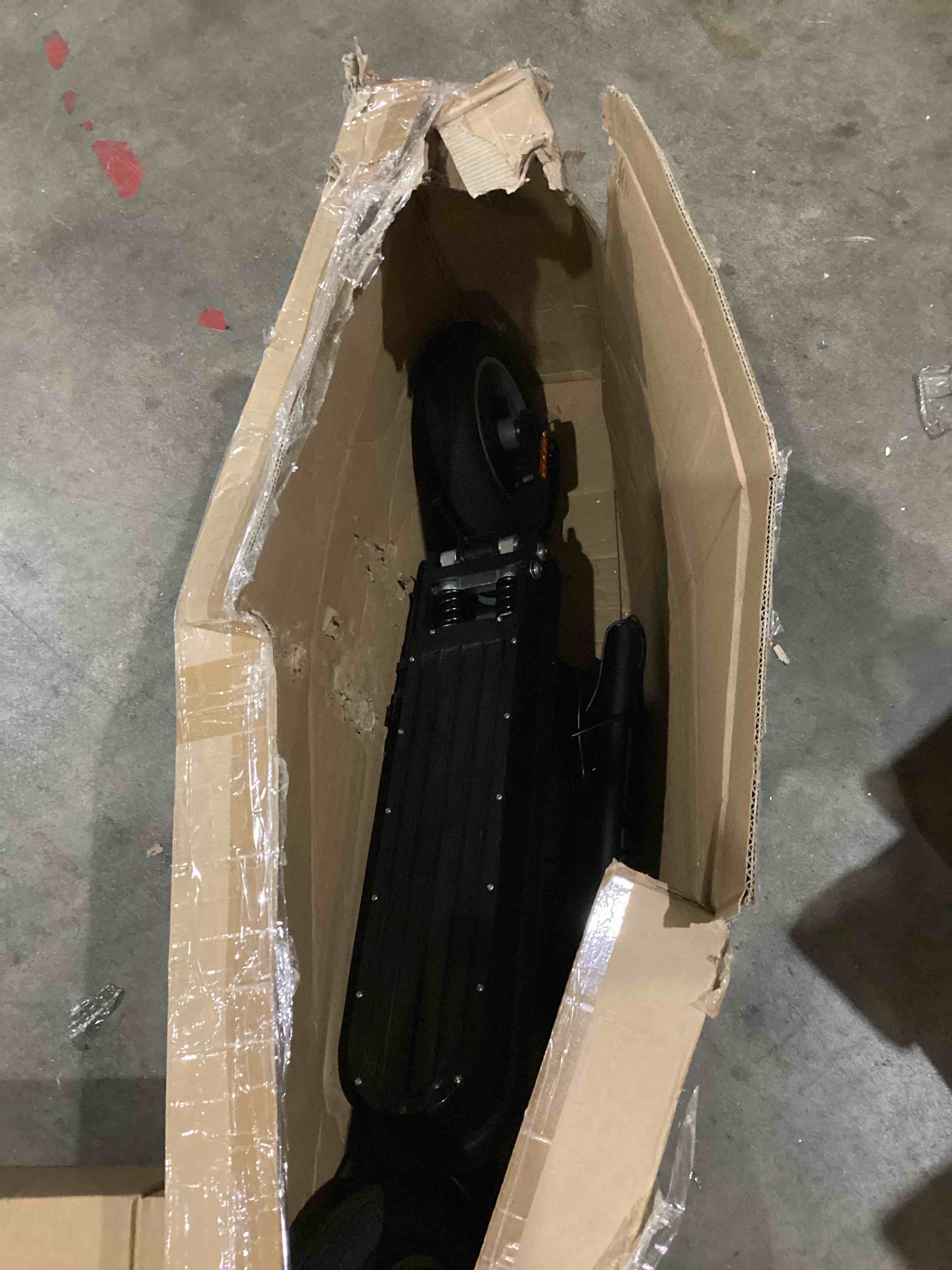 https://s3.amazonaws.com/lotting-images-prod/bidfta/GRA1990910_1754307066877.jpeg