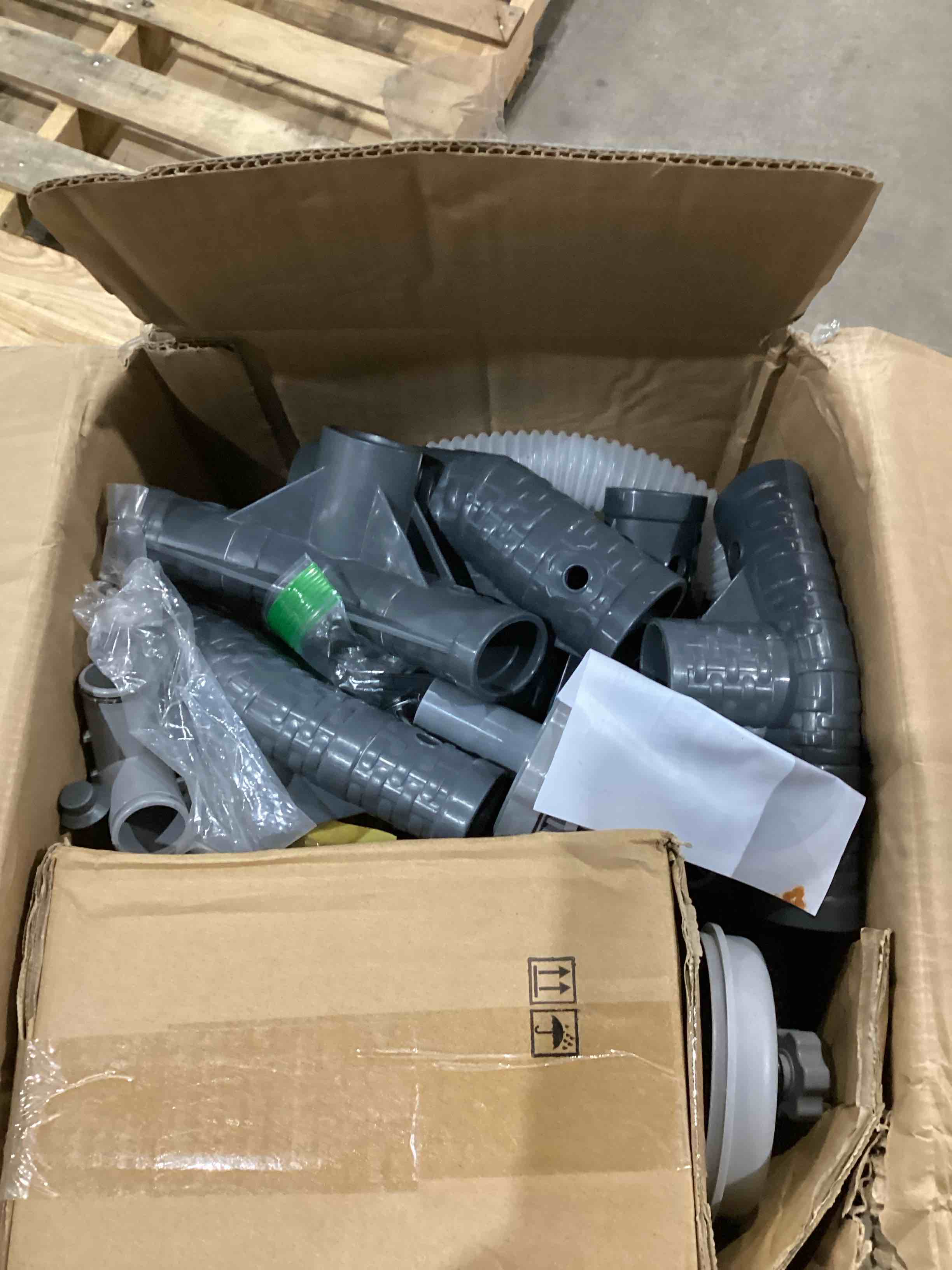 https://s3.amazonaws.com/lotting-images-prod/bidfta/GRA1990916_1754308588764.jpeg