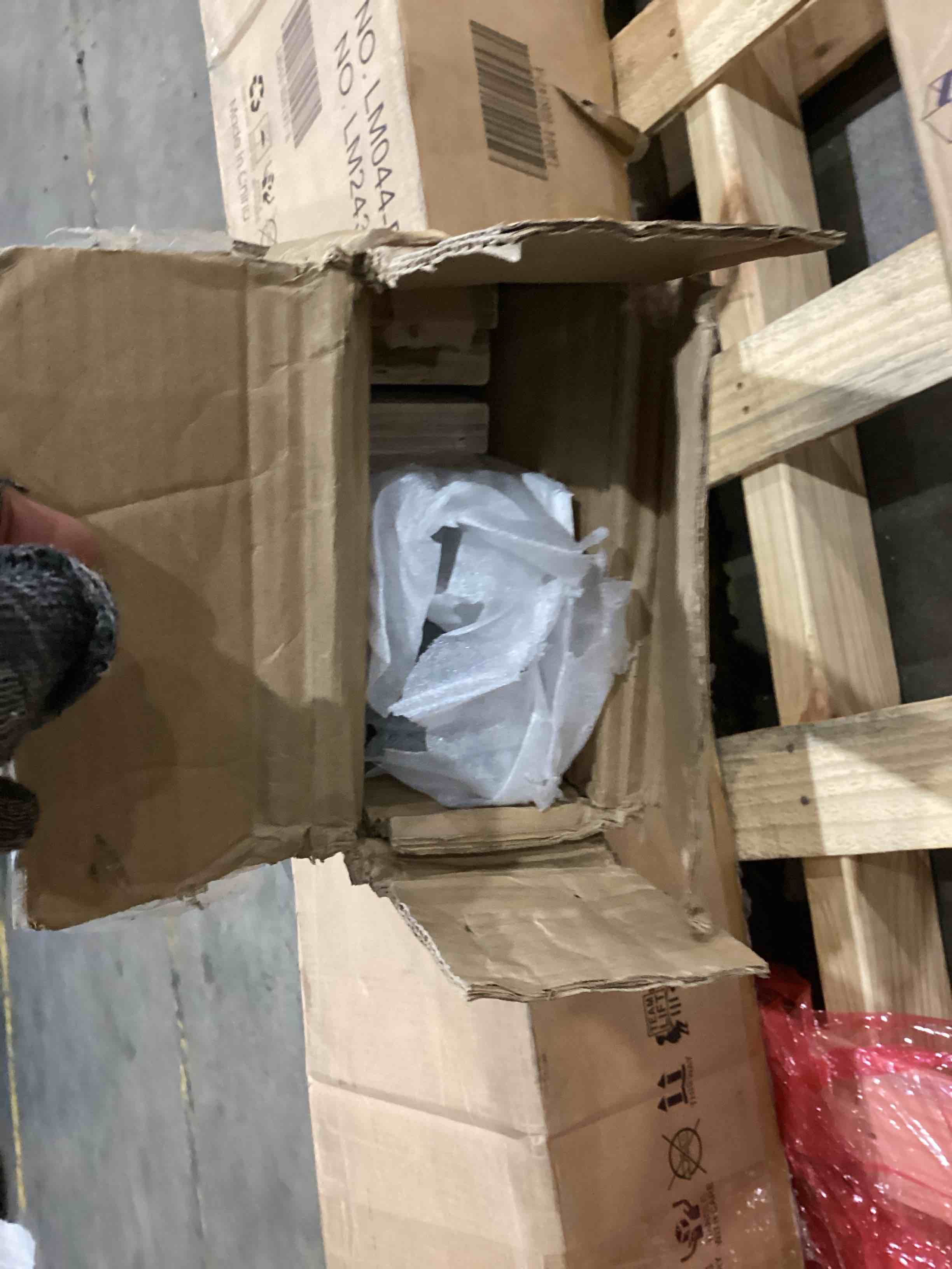 https://s3.amazonaws.com/lotting-images-prod/bidfta/GRA1990935_1754316225080.jpeg