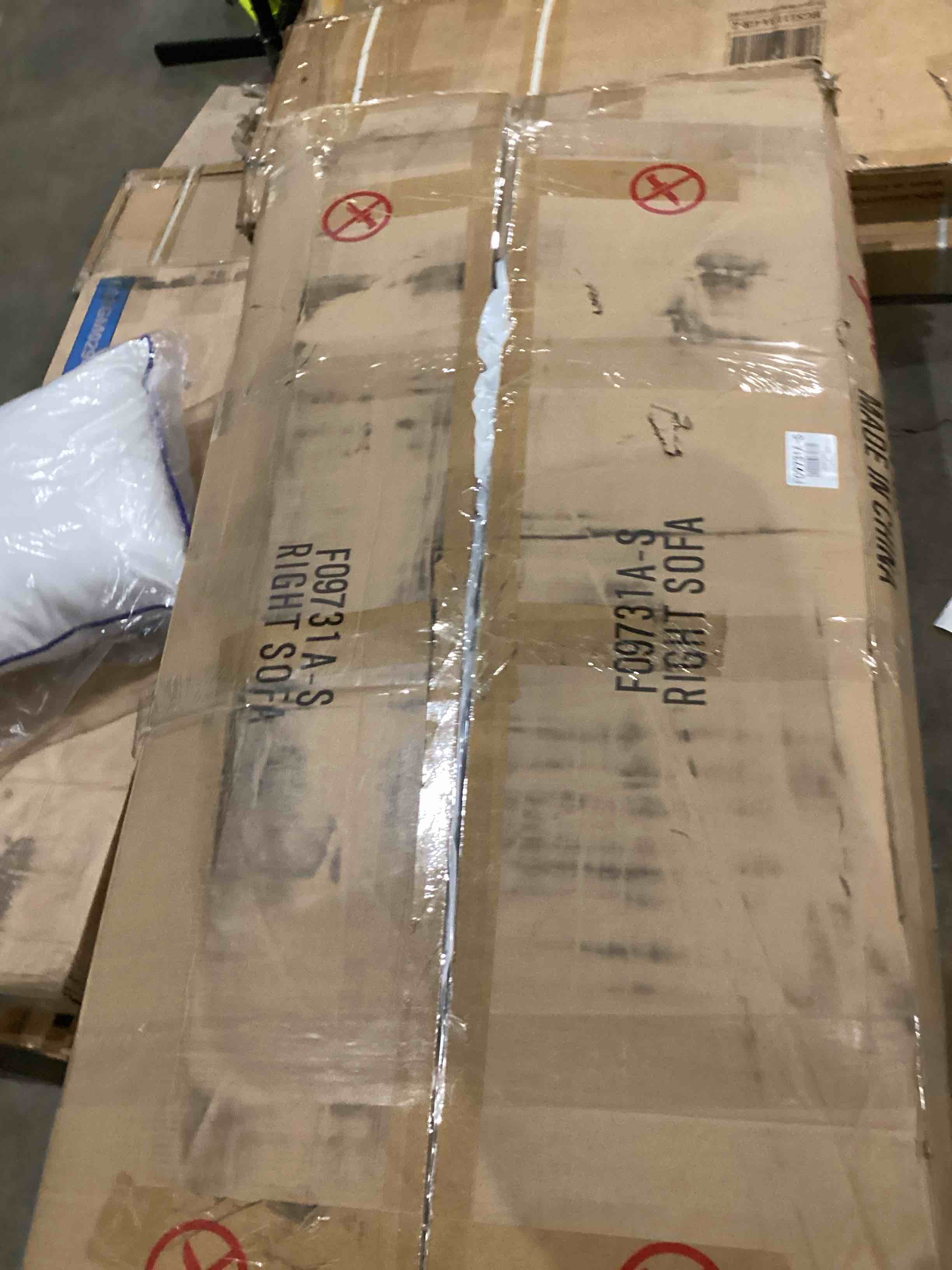 https://s3.amazonaws.com/lotting-images-prod/bidfta/GRA1991043_1754493167505.jpeg