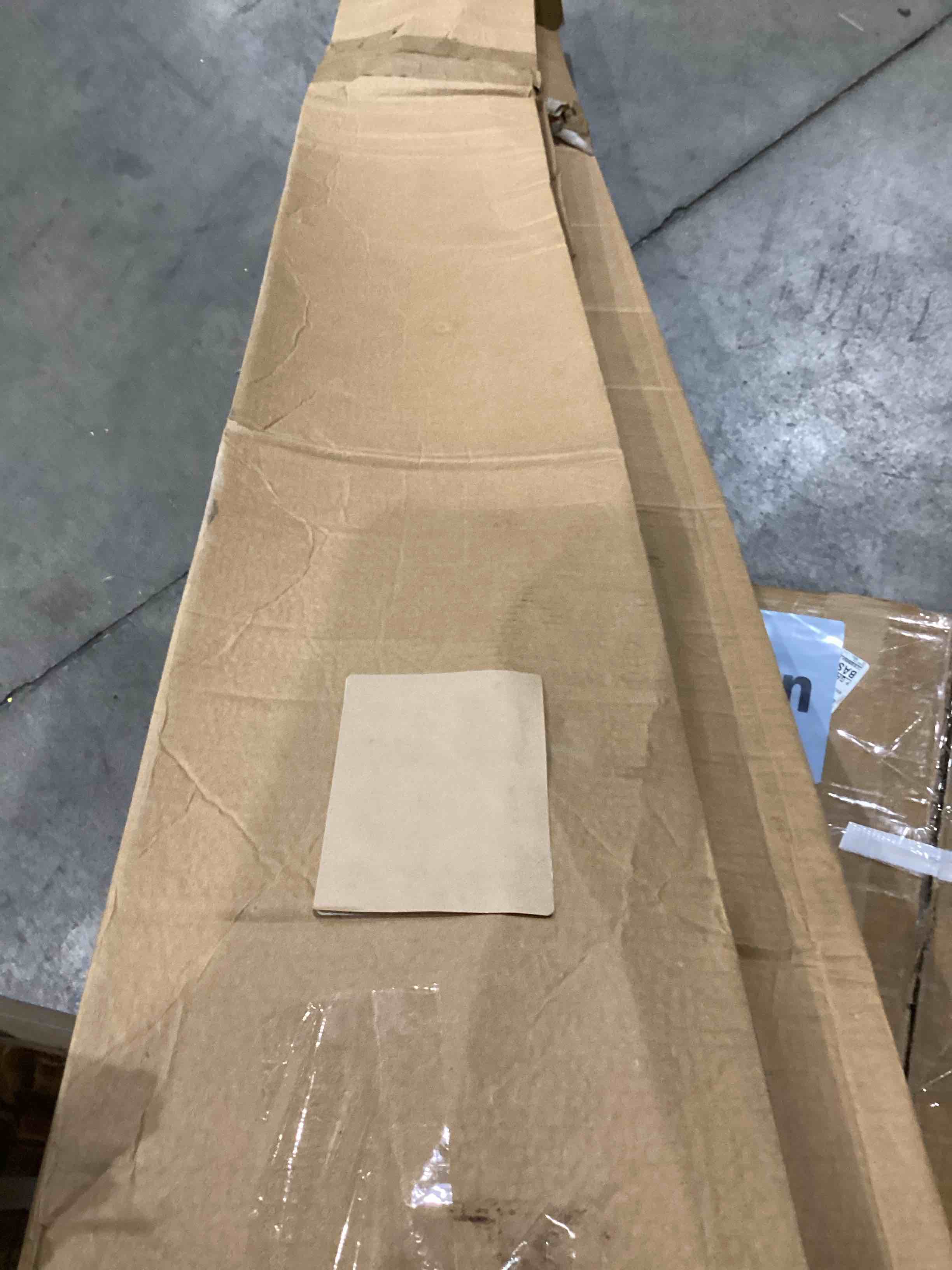 https://s3.amazonaws.com/lotting-images-prod/bidfta/GRA1991084_1754507848022.jpeg