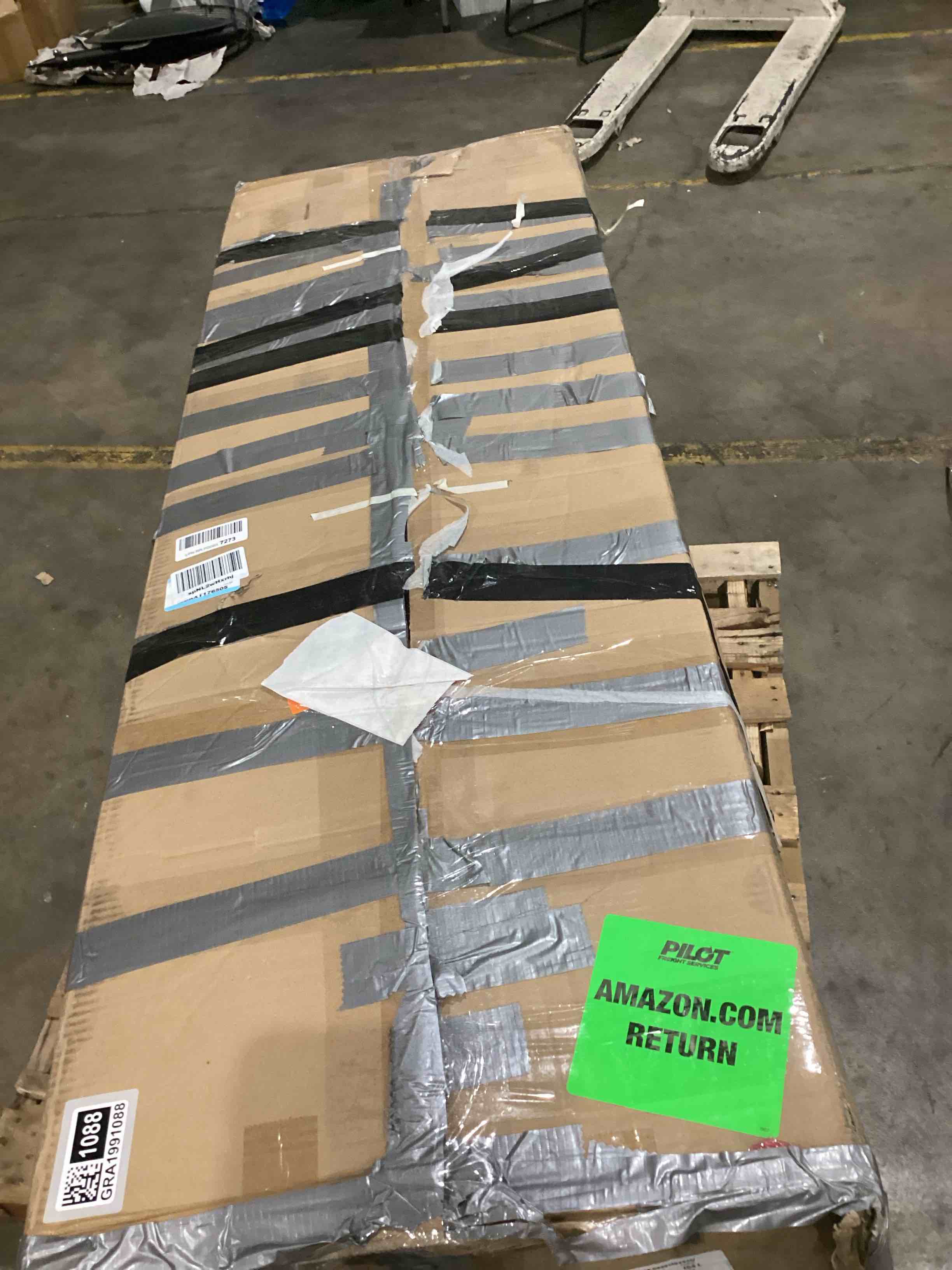 https://s3.amazonaws.com/lotting-images-prod/bidfta/GRA1991088_1754575884544.jpeg