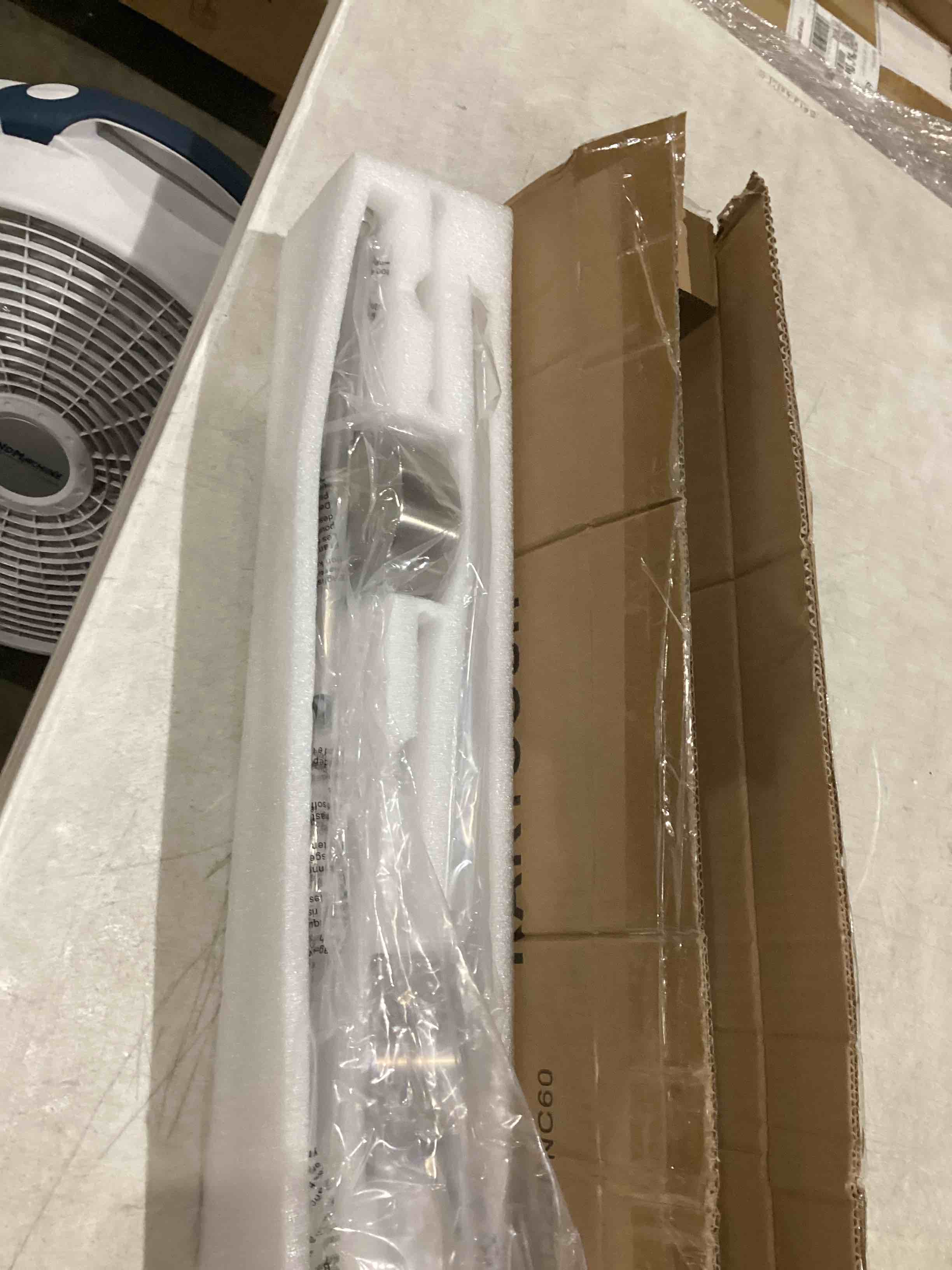 https://s3.amazonaws.com/lotting-images-prod/bidfta/GRA1991134_1754588554338.jpeg