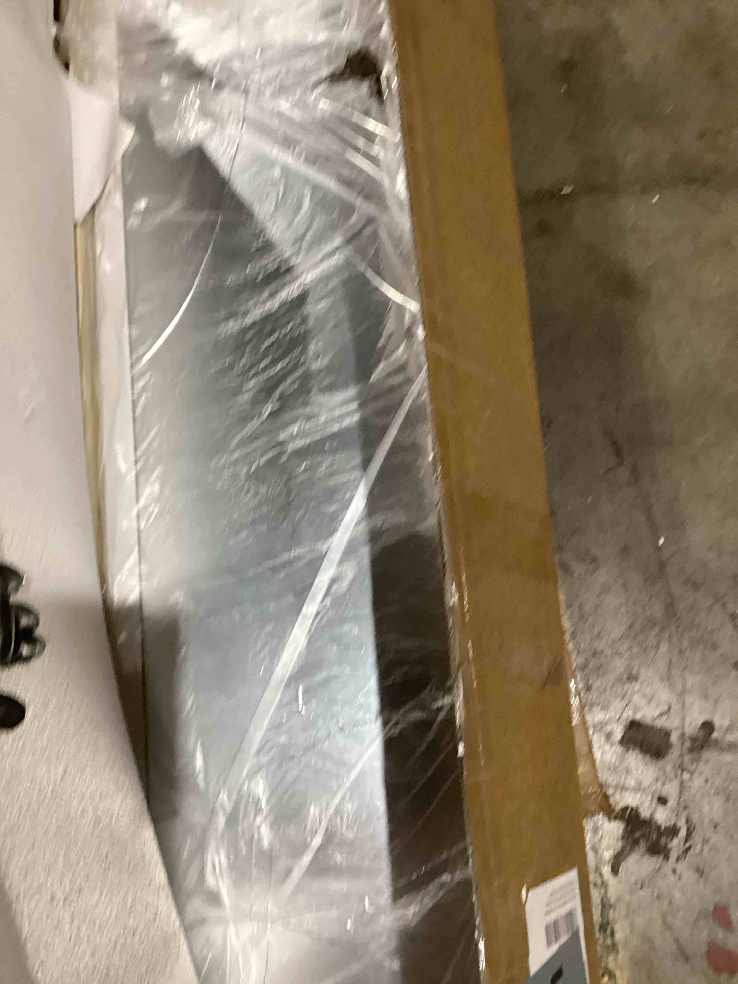 https://s3.amazonaws.com/lotting-images-prod/bidfta/GRA1991180_1754657556485.jpeg