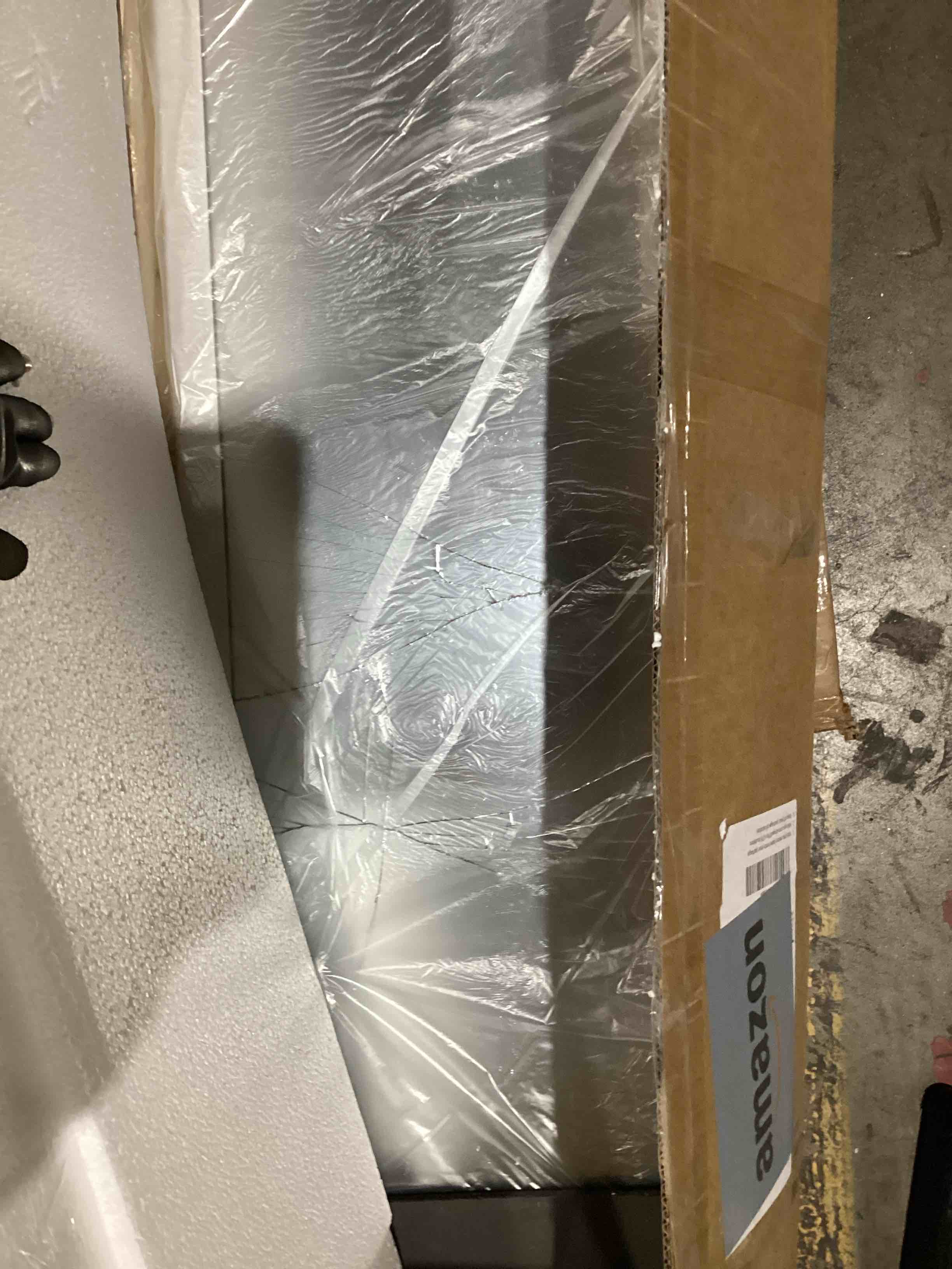 https://s3.amazonaws.com/lotting-images-prod/bidfta/GRA1991180_1754657558071.jpeg