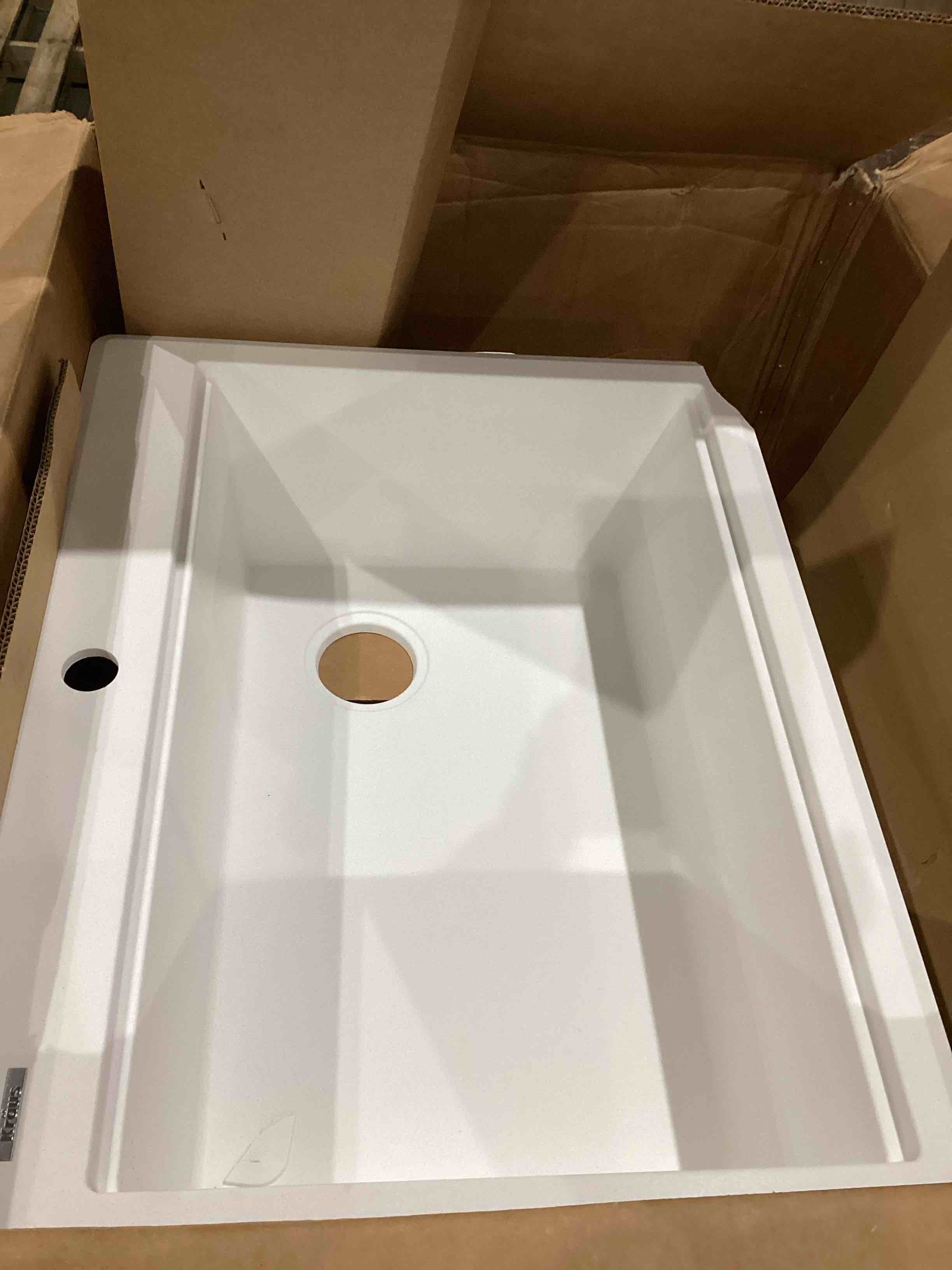 https://s3.amazonaws.com/lotting-images-prod/bidfta/GRA1991203_1754664276782.jpeg