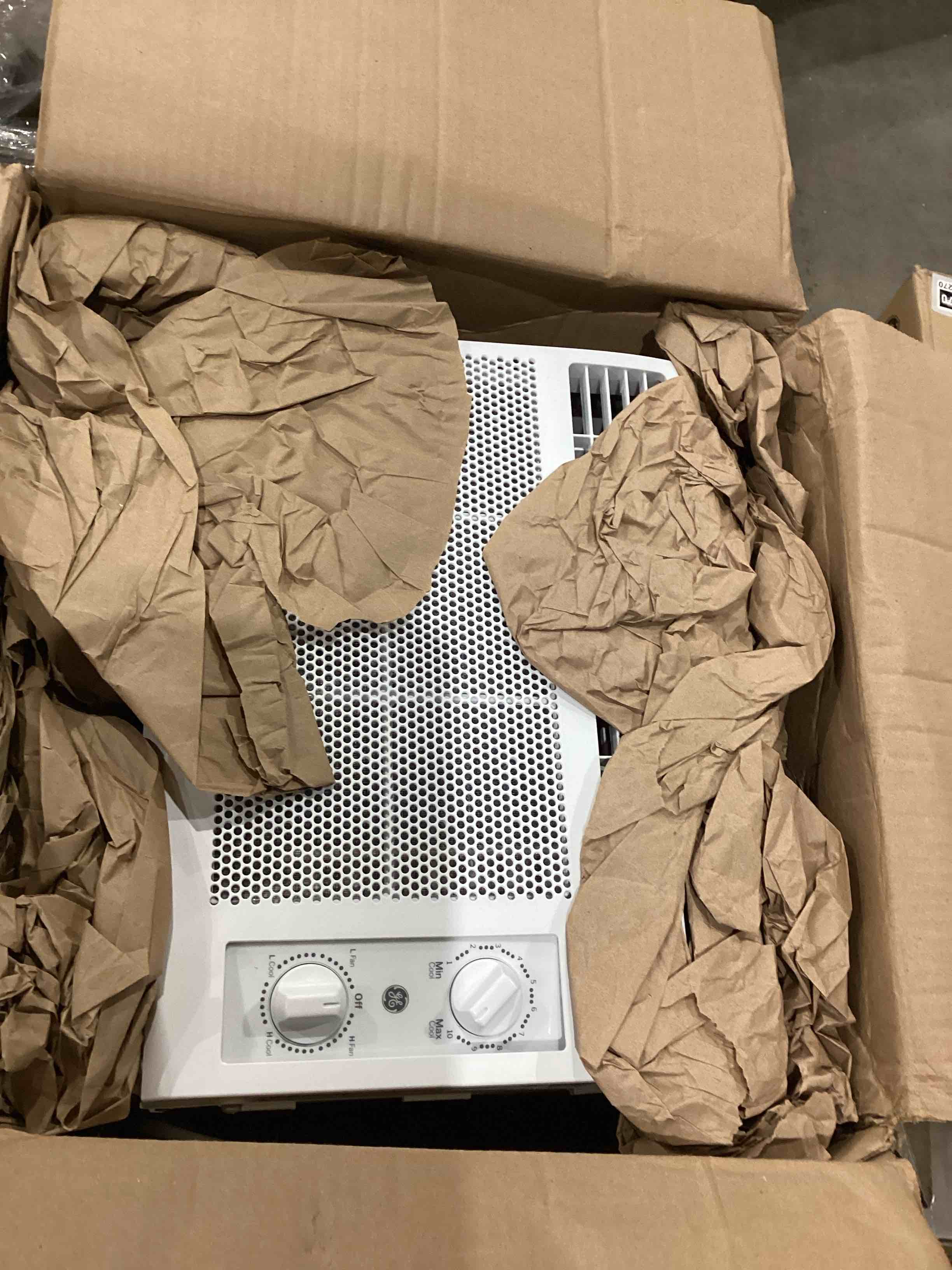 https://s3.amazonaws.com/lotting-images-prod/bidfta/GRA1991271_1754915241861.jpeg