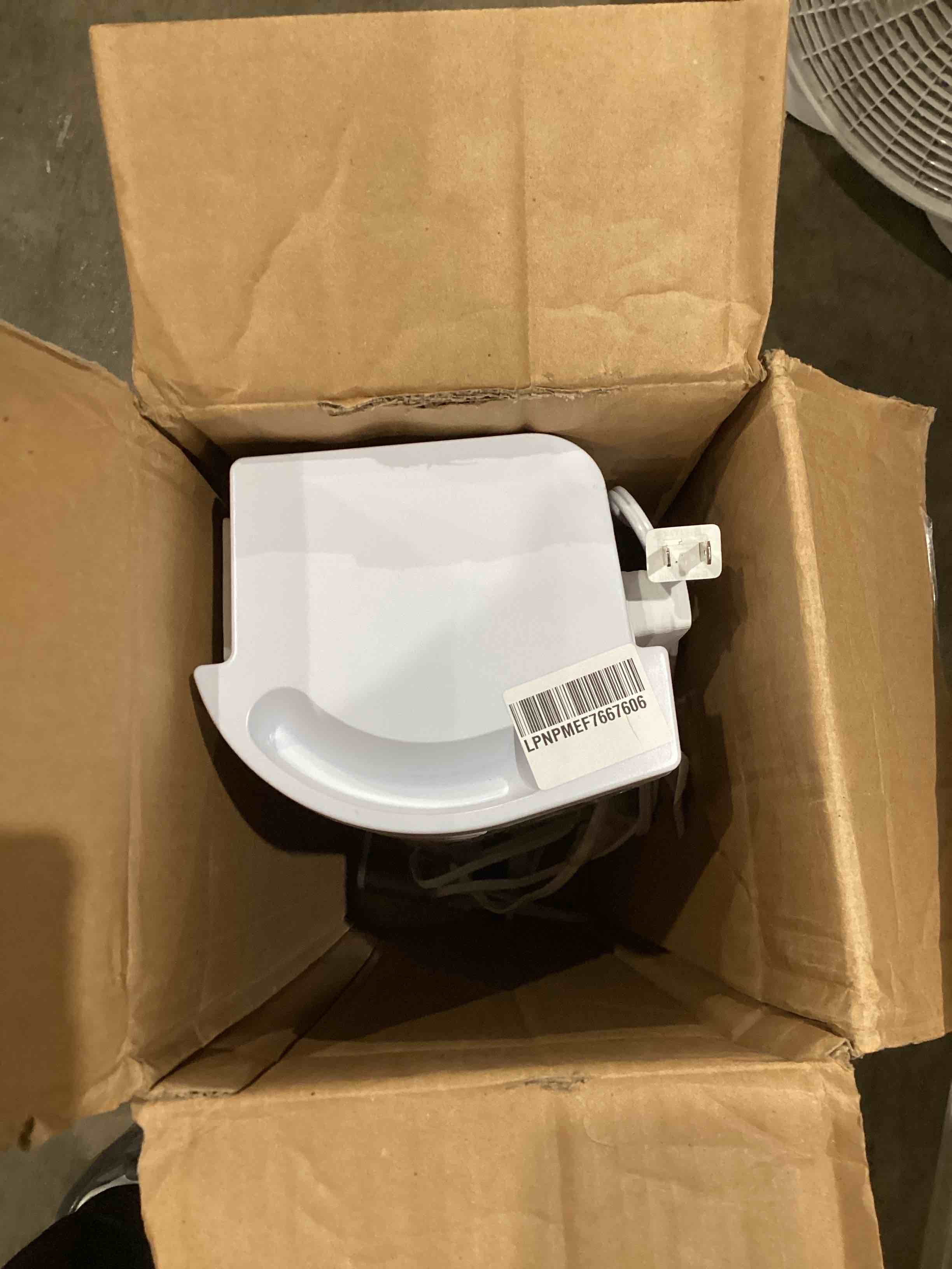 https://s3.amazonaws.com/lotting-images-prod/bidfta/GRA1991380_1755005043576.jpeg
