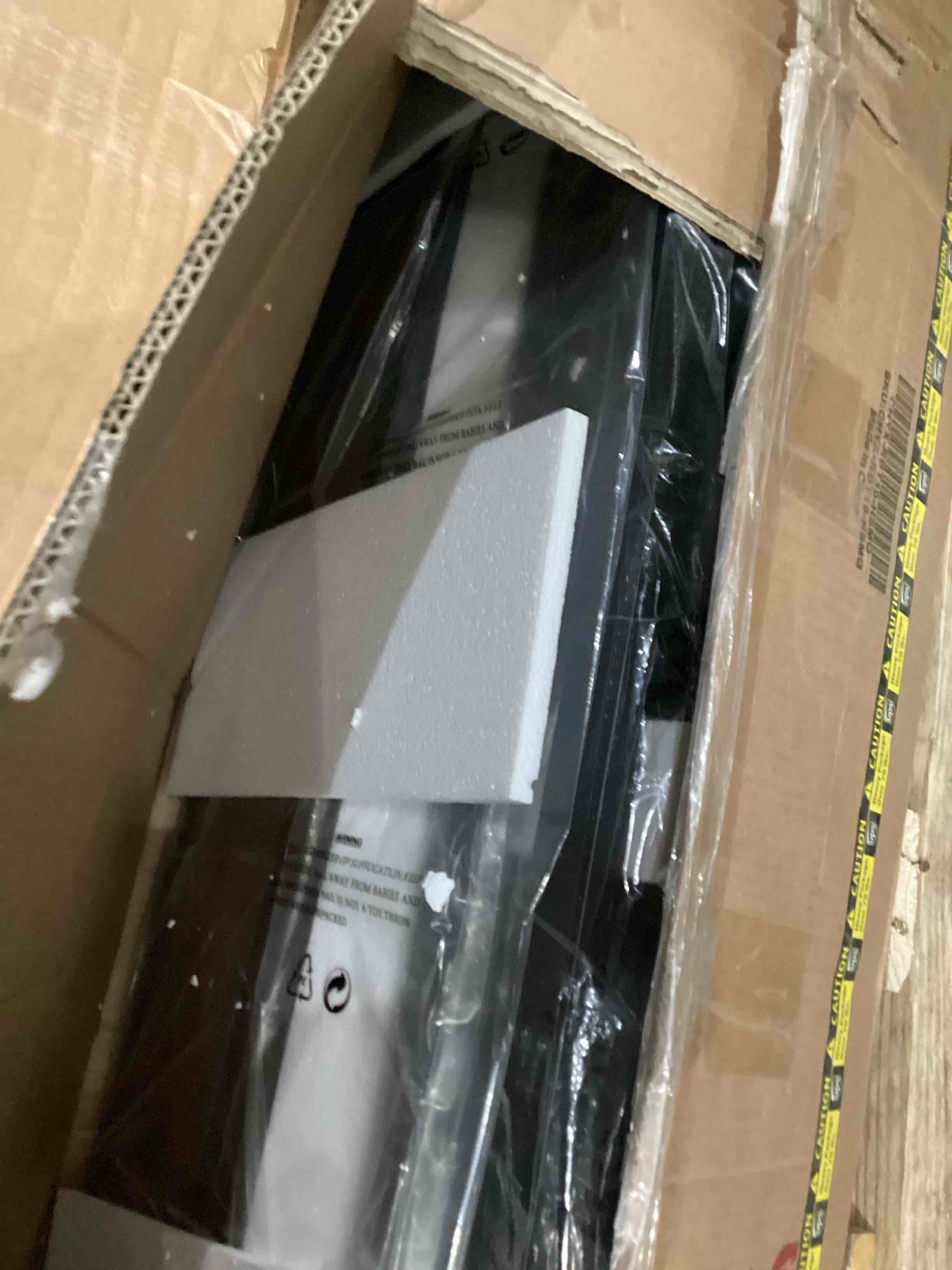 https://s3.amazonaws.com/lotting-images-prod/bidfta/GRA1991447_1755089345649.jpeg