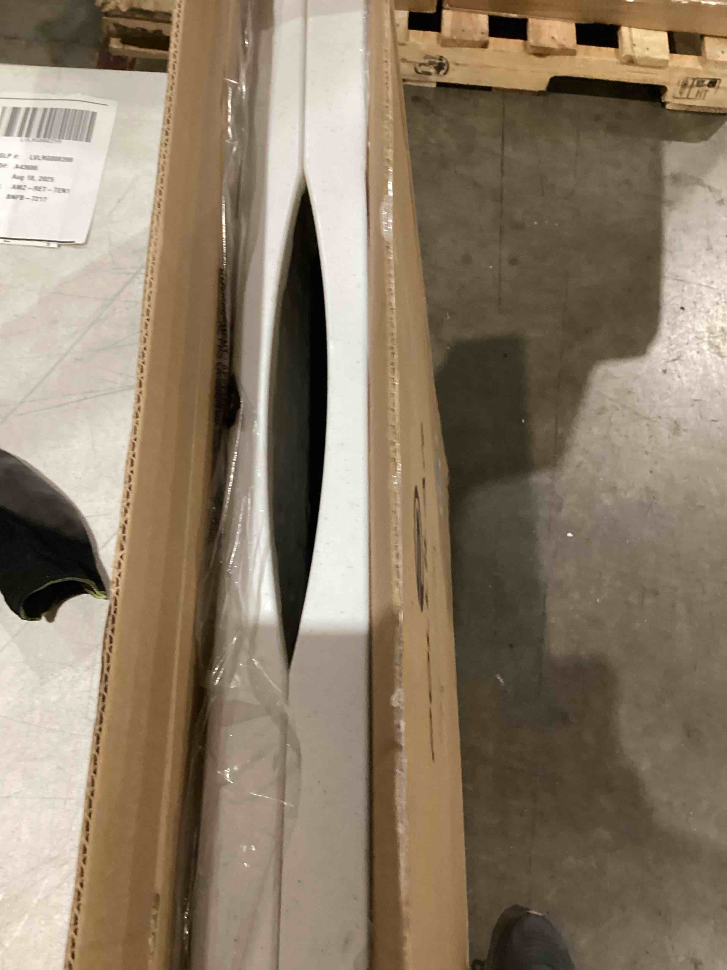 https://s3.amazonaws.com/lotting-images-prod/bidfta/GRA1991668_1755604730210.jpeg