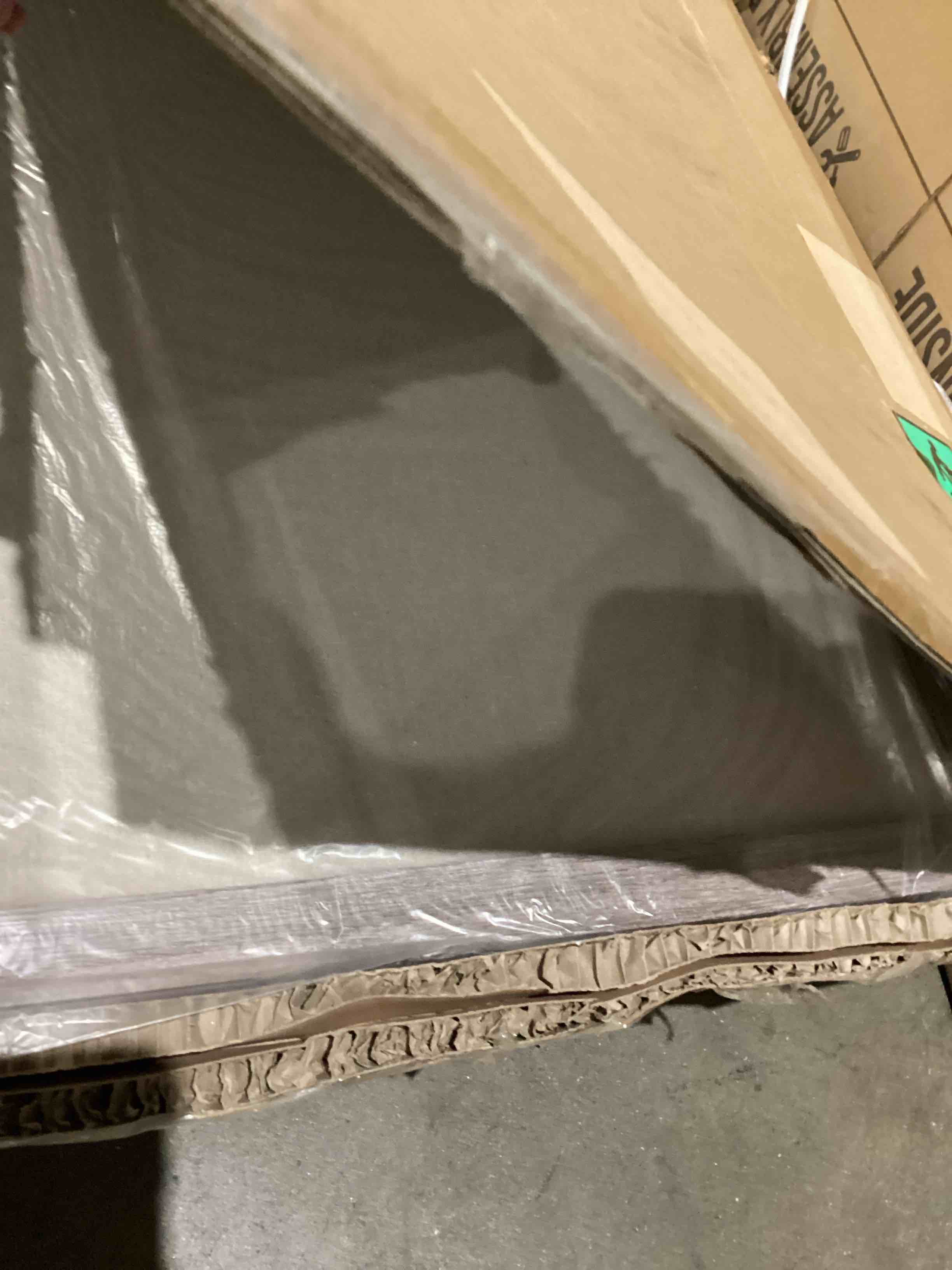 https://s3.amazonaws.com/lotting-images-prod/bidfta/GRA1991795_1755777010874.jpeg