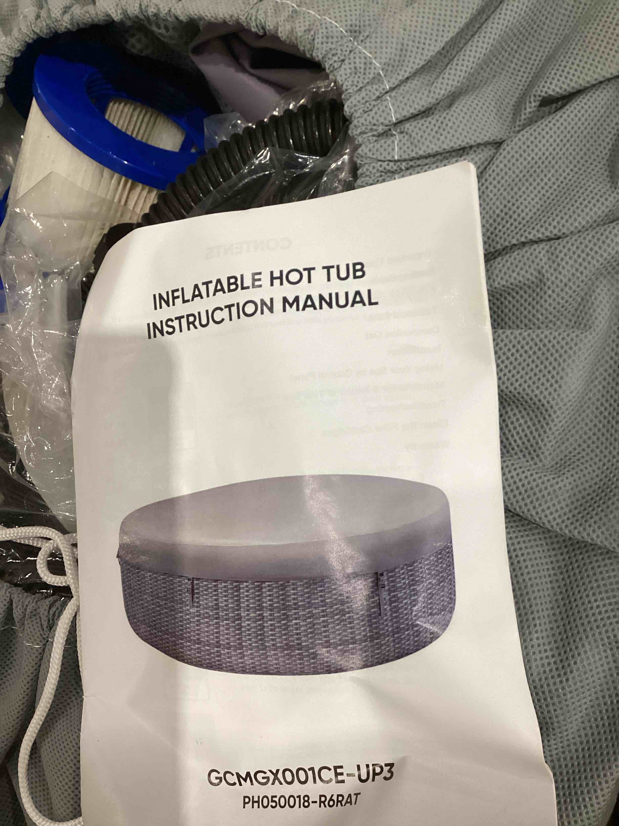 inflatable round hot tub, 82''portable hot tub, outdoor home spa for patio poolside, ground mat, 130pcs bubble jets, filters, integrated pump