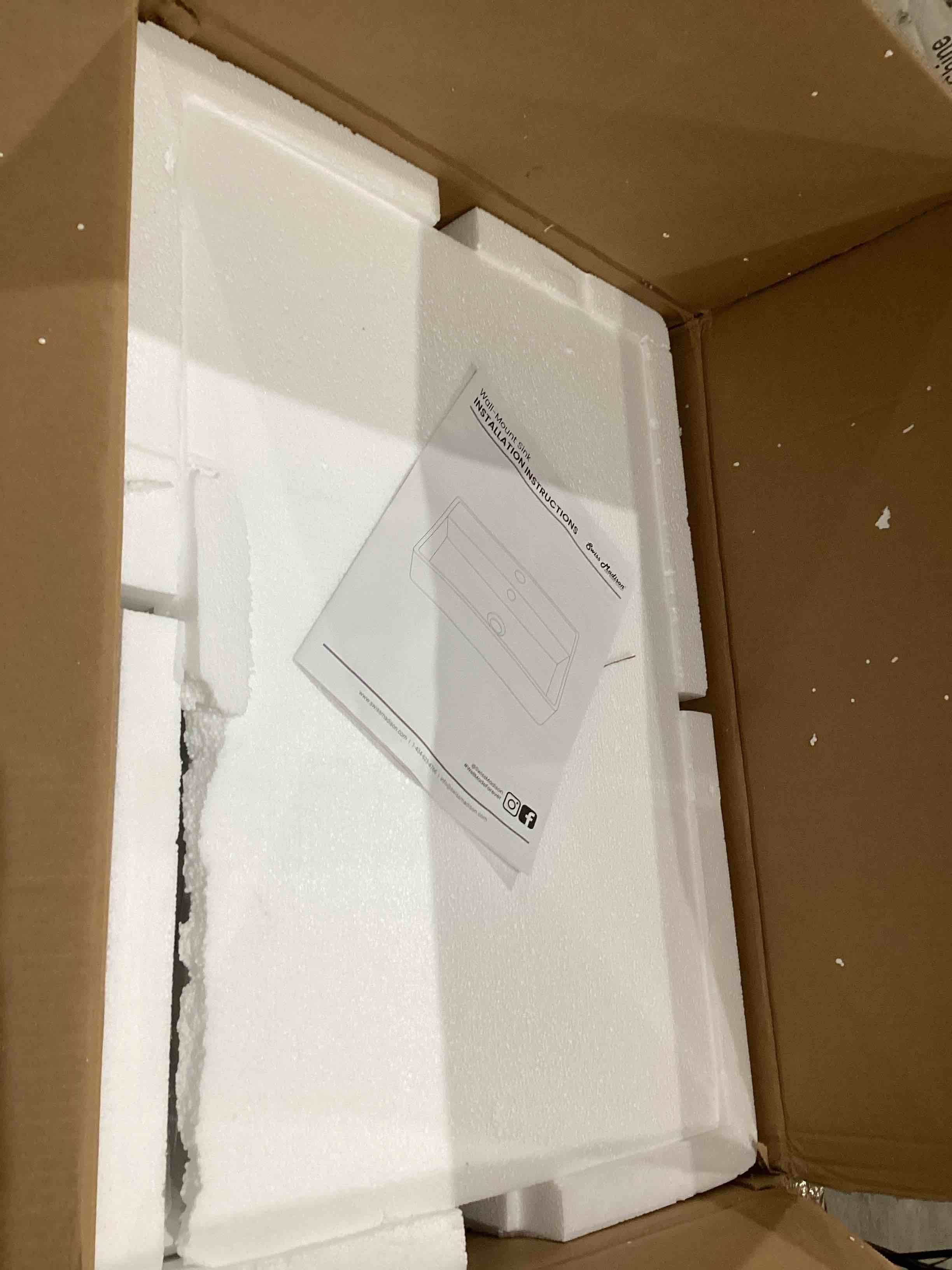 https://s3.amazonaws.com/lotting-images-prod/bidfta/GRA1991894_1755803563916.jpeg