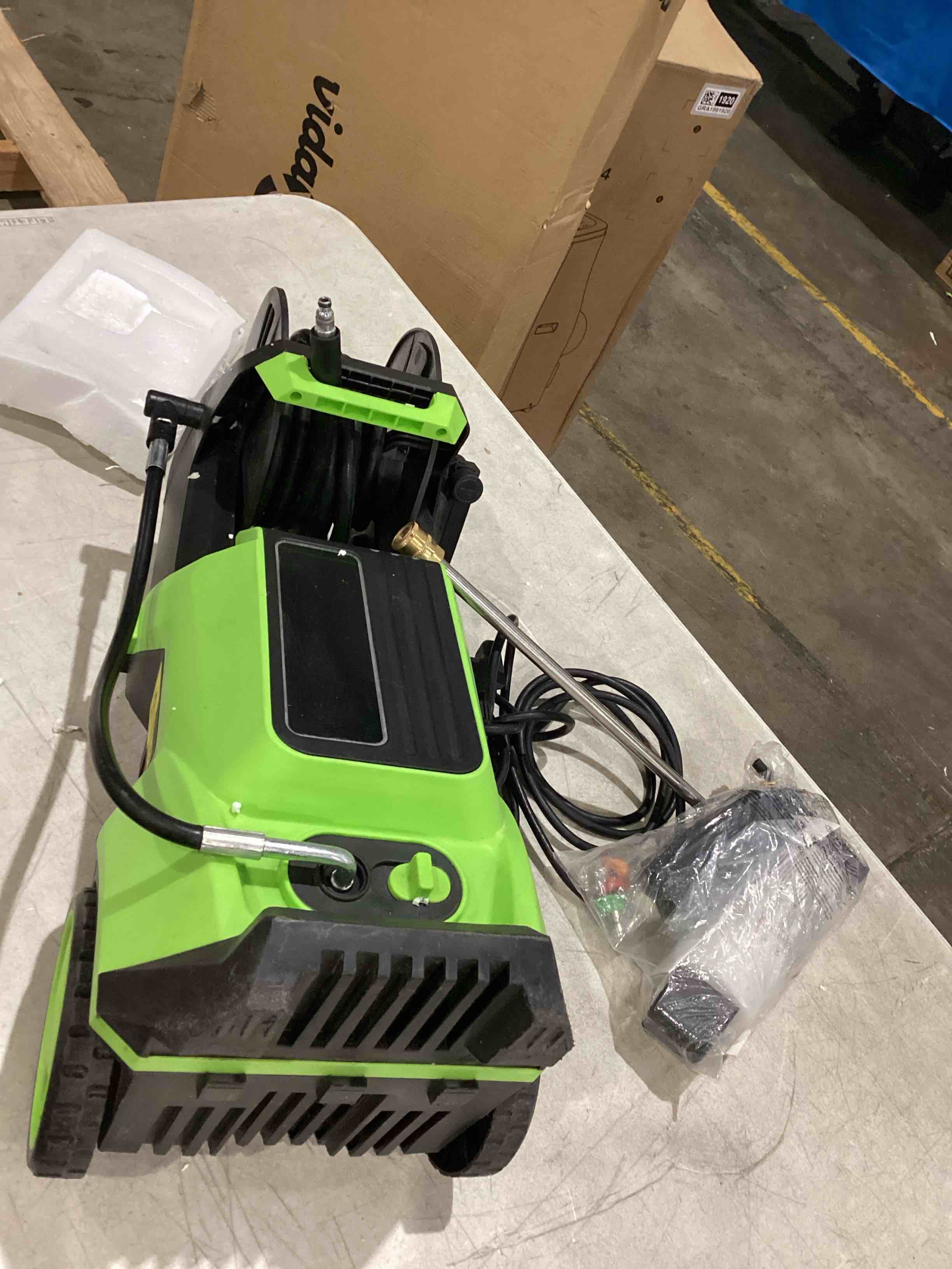 https://s3.amazonaws.com/lotting-images-prod/bidfta/GRA1991929_1756144744723.jpeg