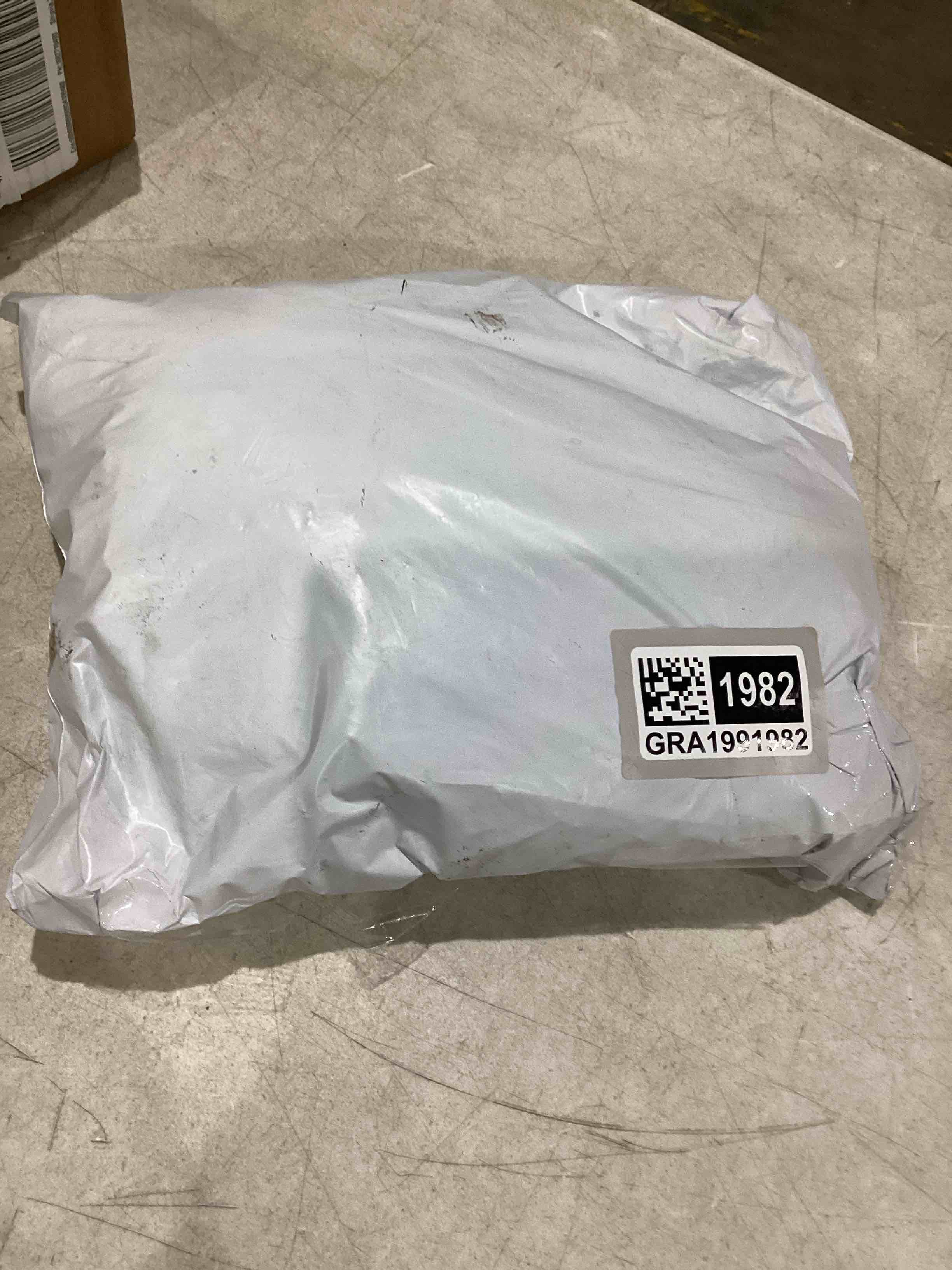 https://s3.amazonaws.com/lotting-images-prod/bidfta/GRA1991982_1756380670239.jpeg