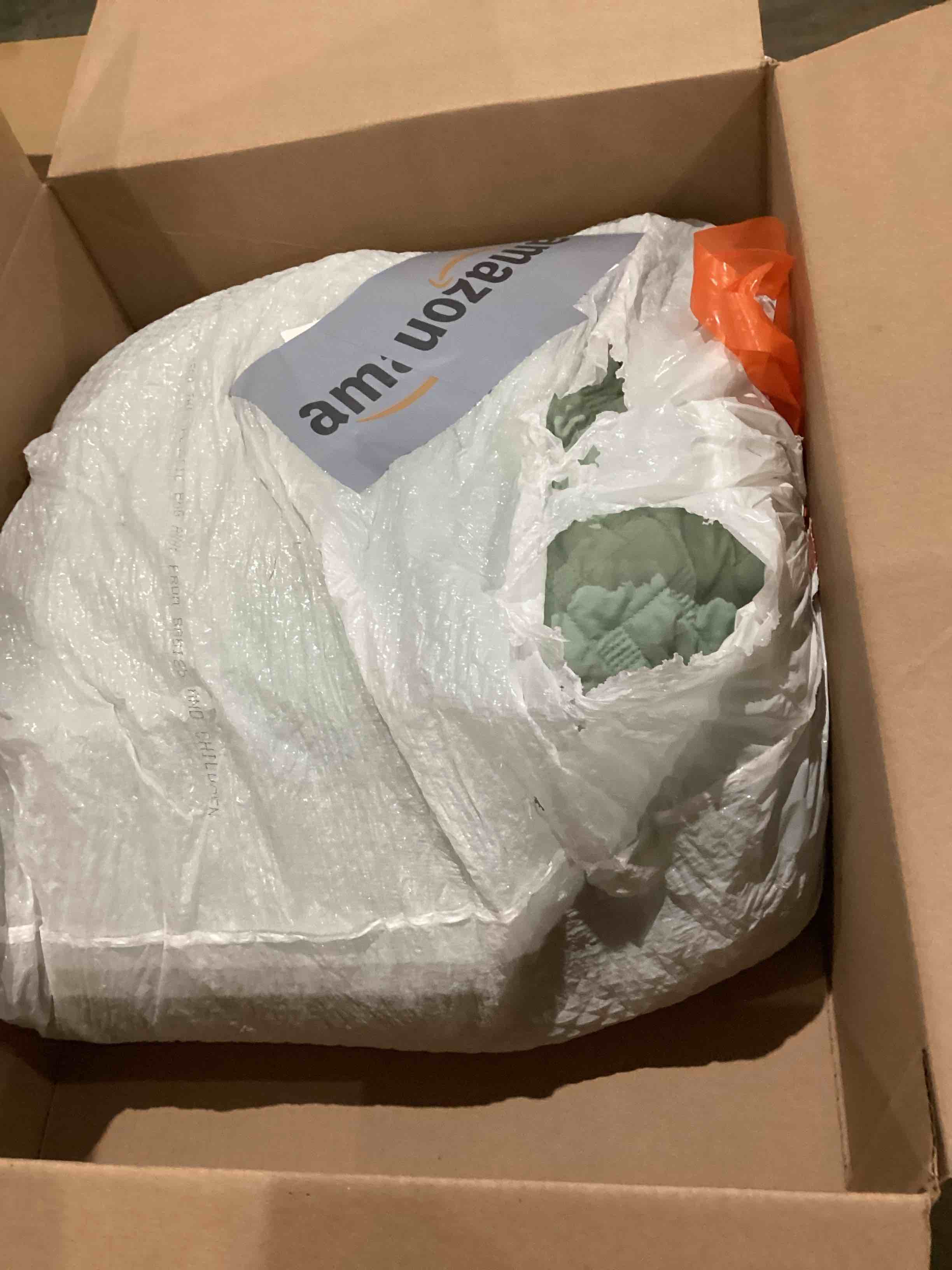 https://s3.amazonaws.com/lotting-images-prod/bidfta/GRA1992003_1756395873466.jpeg