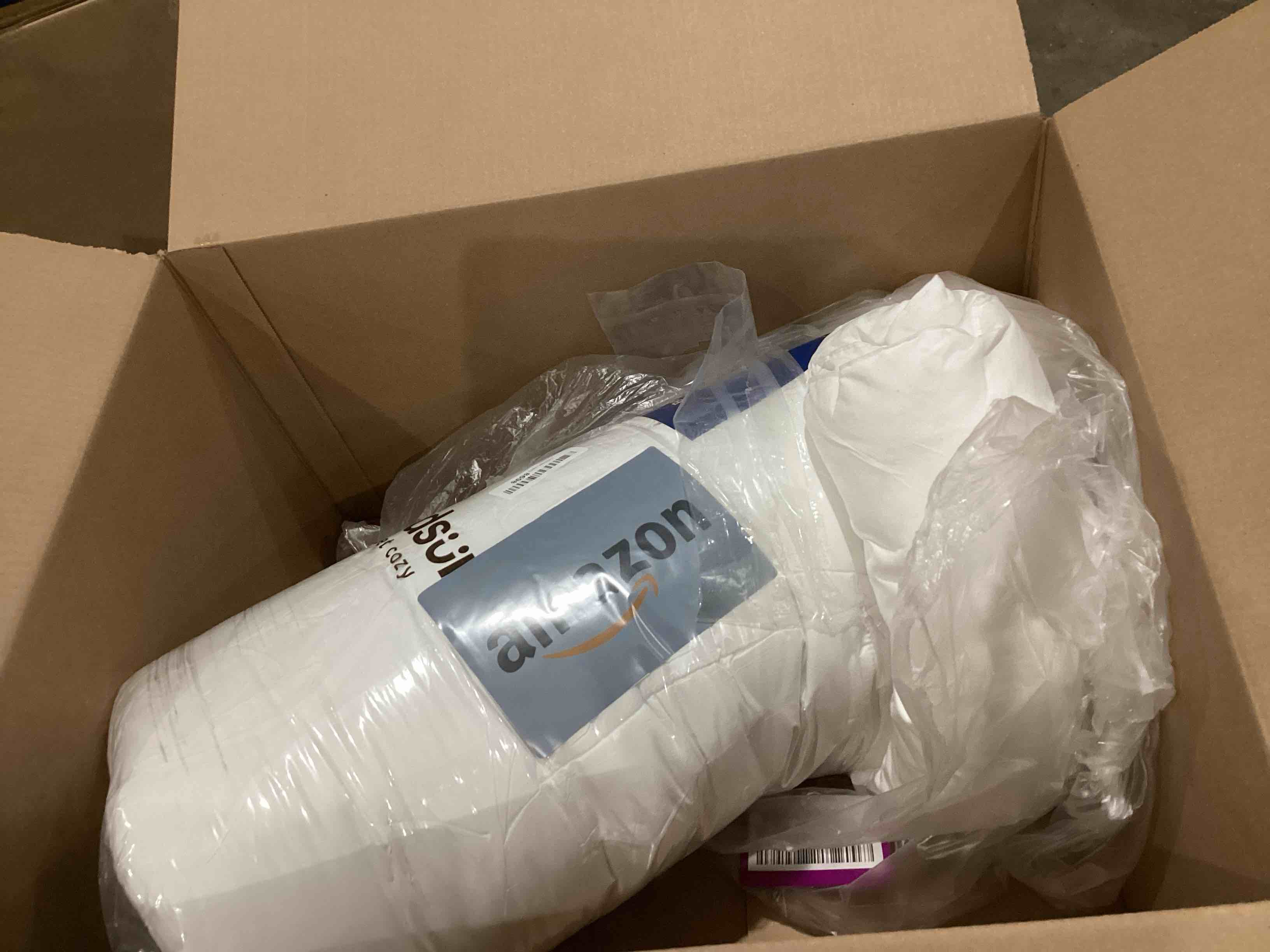 https://s3.amazonaws.com/lotting-images-prod/bidfta/GRA1992015_1756399692532.jpeg