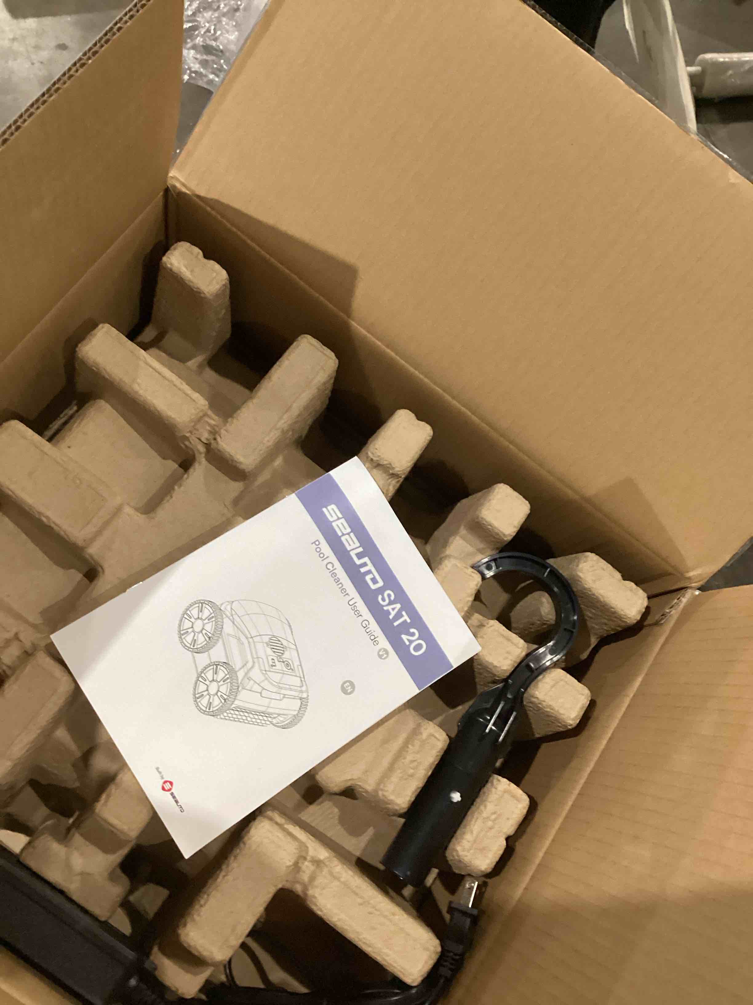 https://s3.amazonaws.com/lotting-images-prod/bidfta/GRA1992043_1756405755286.jpeg