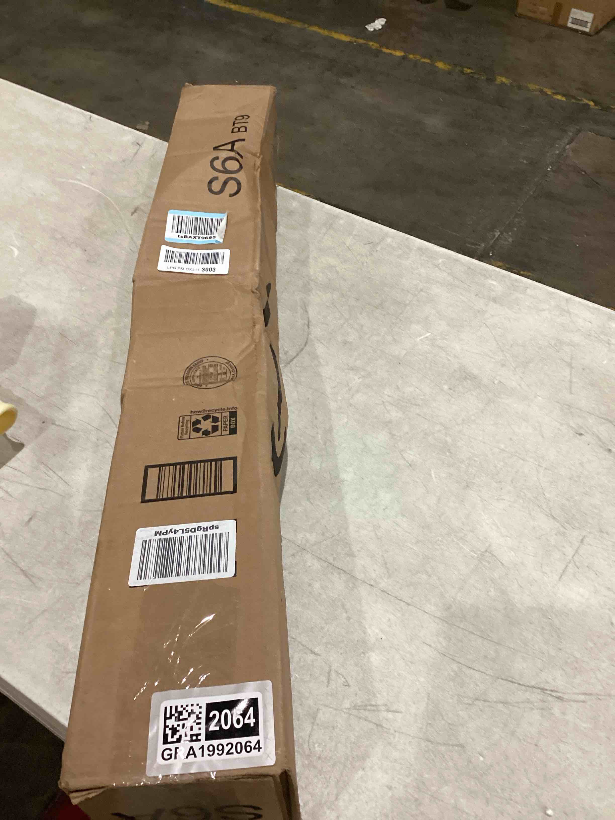 https://s3.amazonaws.com/lotting-images-prod/bidfta/GRA1992064_1756467350718.jpeg