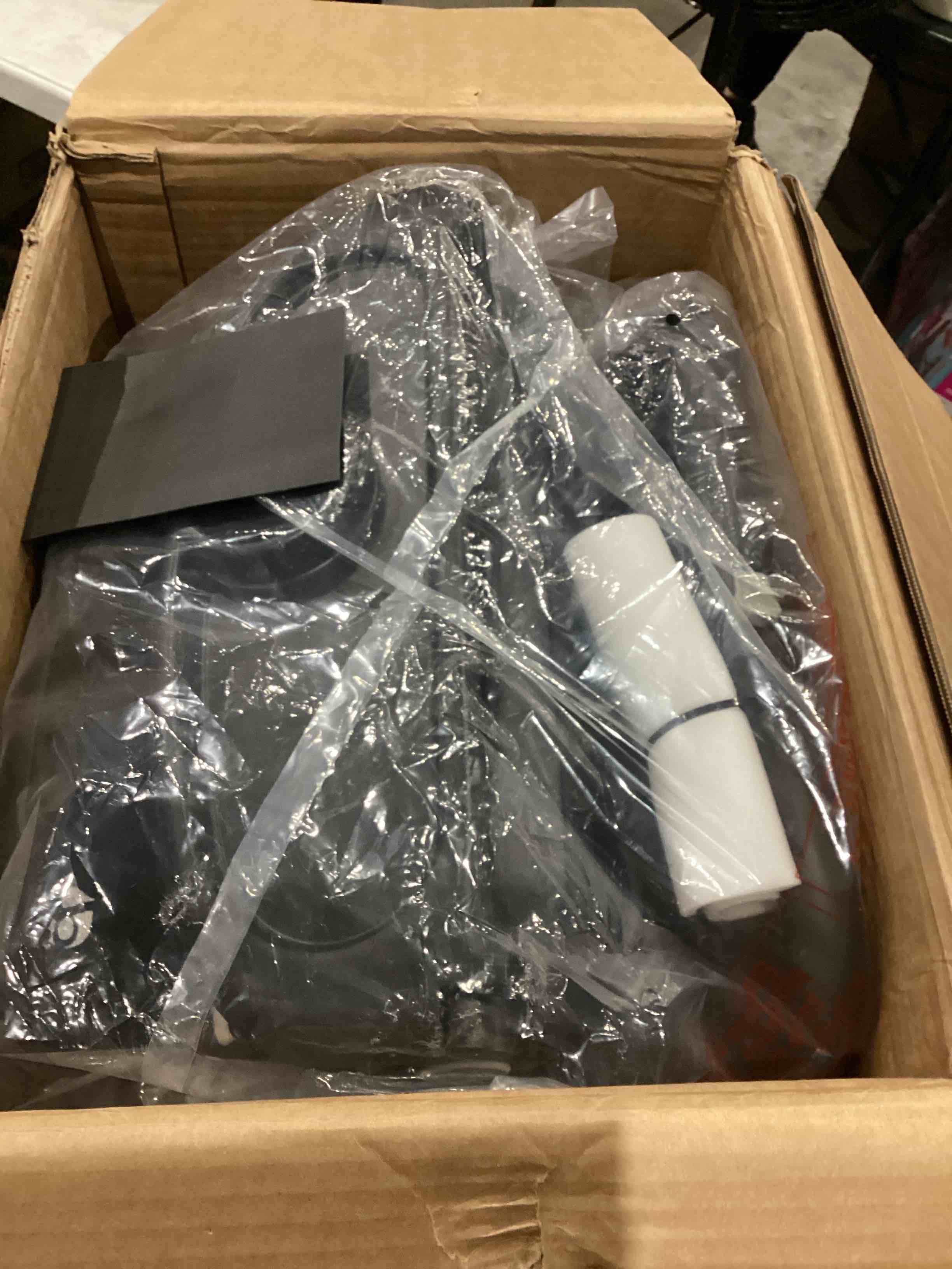https://s3.amazonaws.com/lotting-images-prod/bidfta/GRA1992081_1756471613194.jpeg