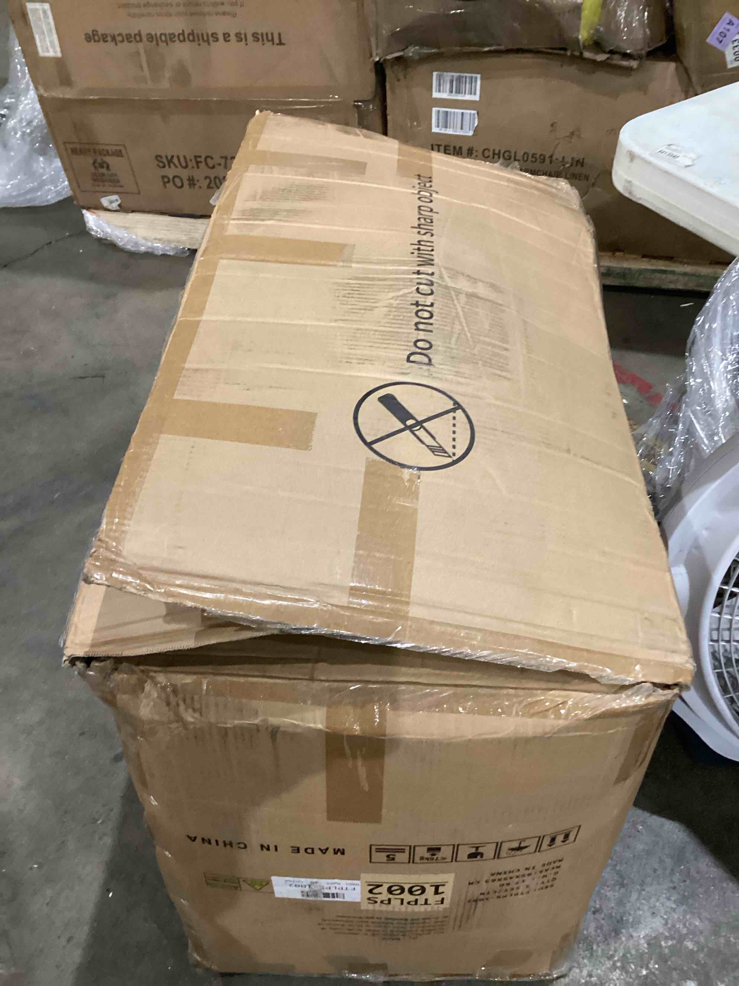 https://s3.amazonaws.com/lotting-images-prod/bidfta/GRA1992121_1756815332835.jpeg