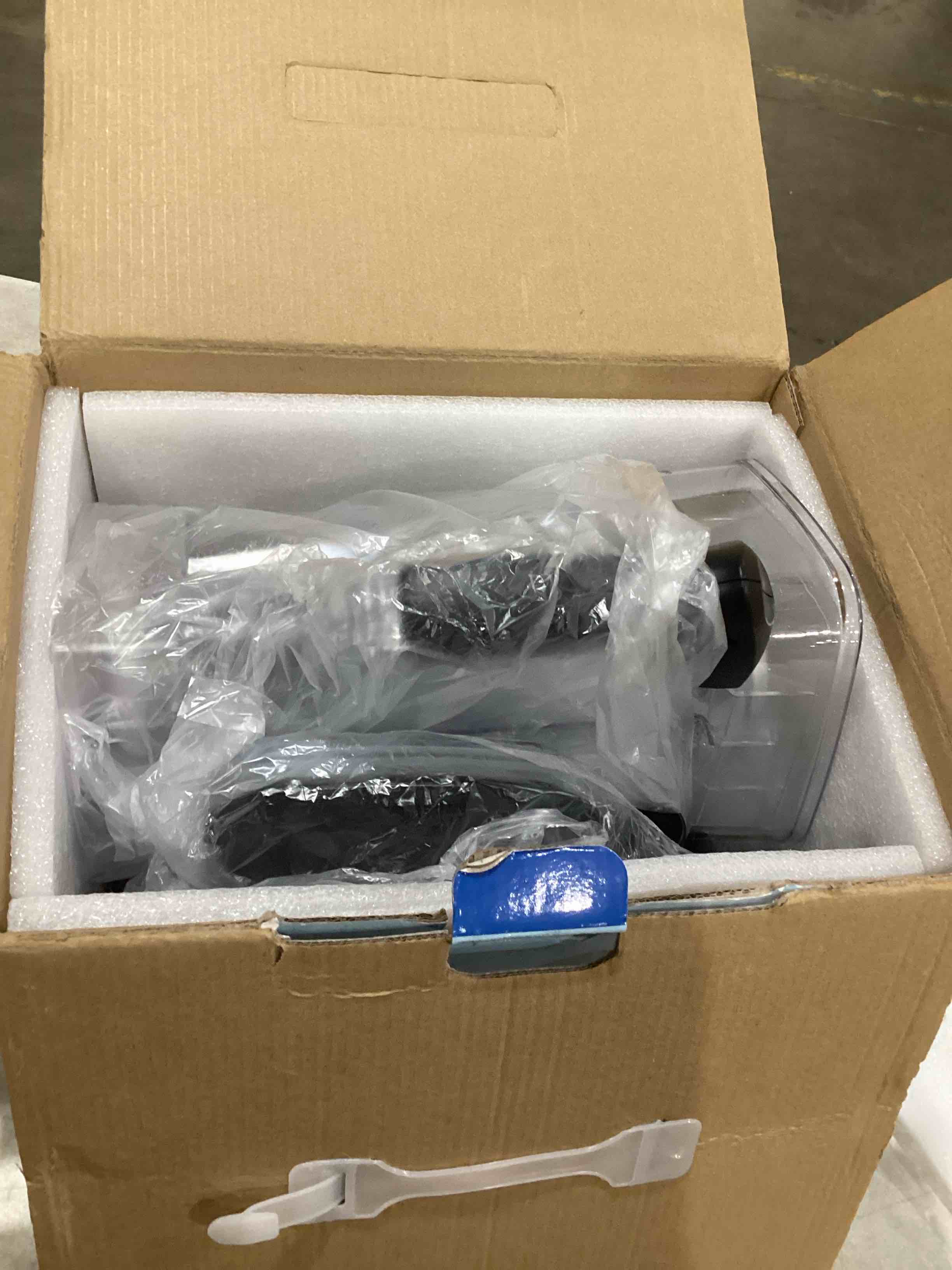 https://s3.amazonaws.com/lotting-images-prod/bidfta/GRA1992134_1756826390264.jpeg