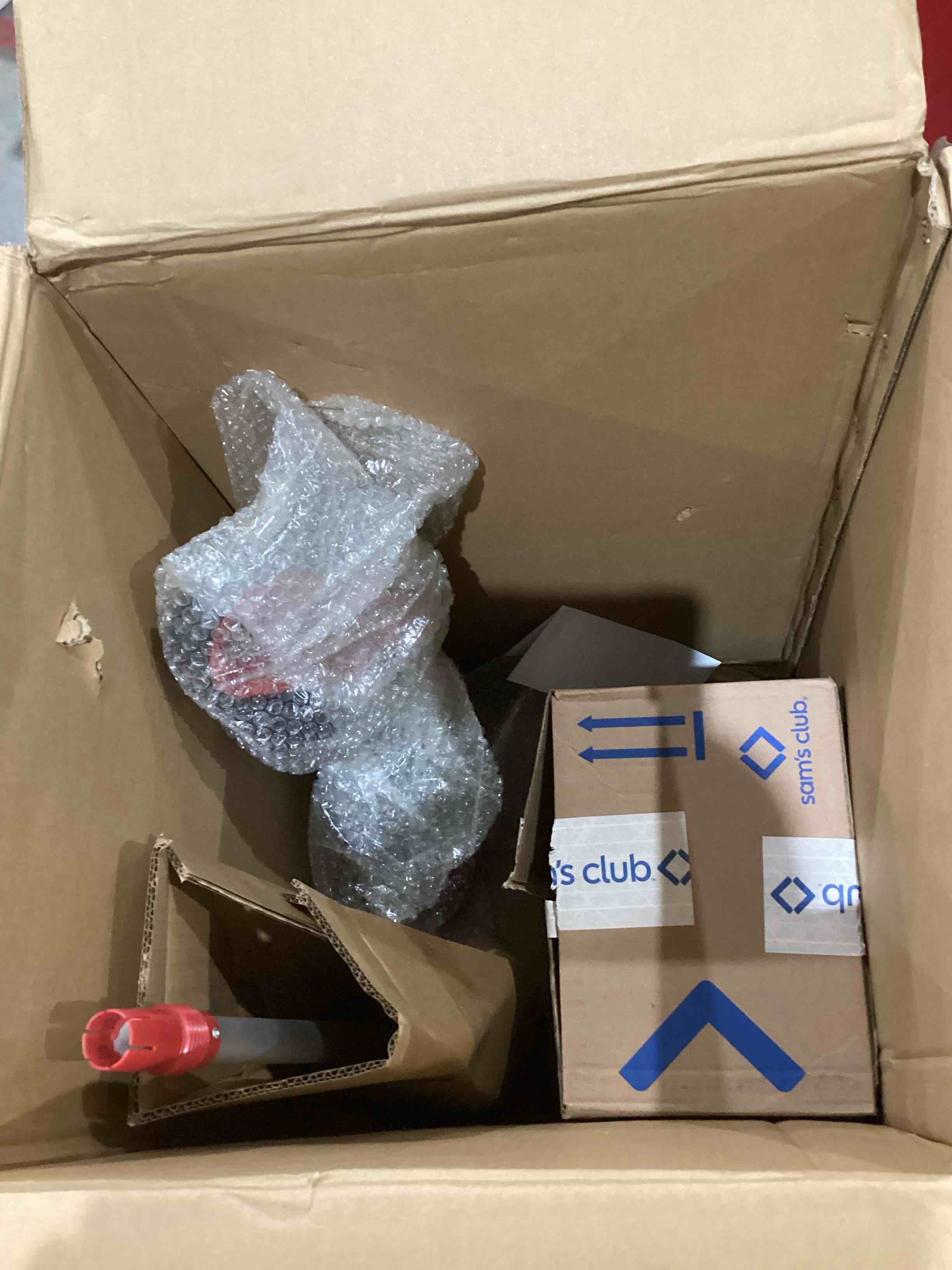 https://s3.amazonaws.com/lotting-images-prod/bidfta/GRA1992178_1756835914041.jpeg