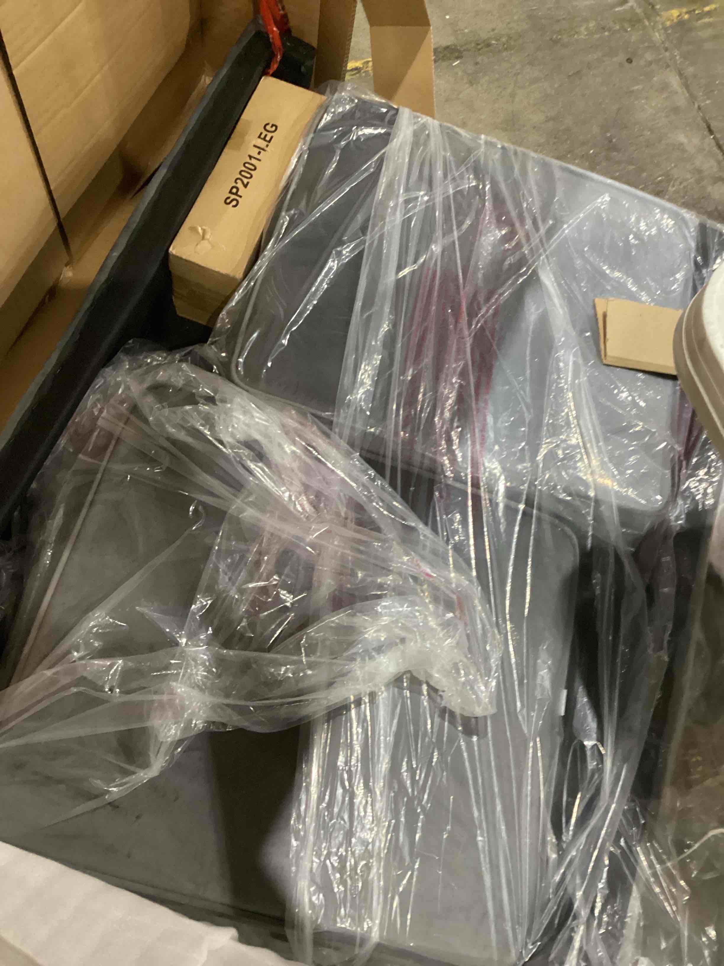 https://s3.amazonaws.com/lotting-images-prod/bidfta/GRA1992290_1757010449615.jpeg