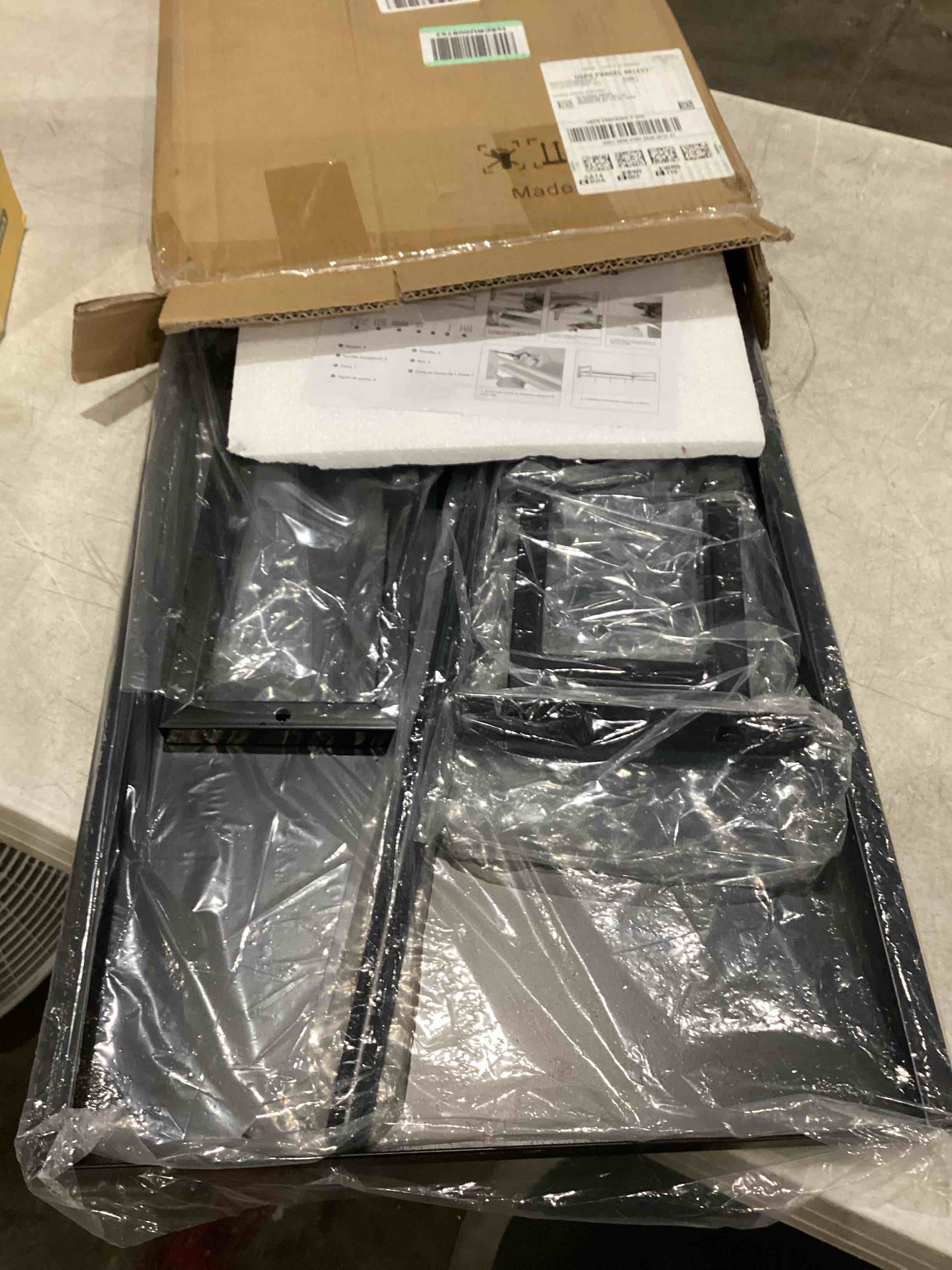 https://s3.amazonaws.com/lotting-images-prod/bidfta/GRA1992367_1757337969126.jpeg