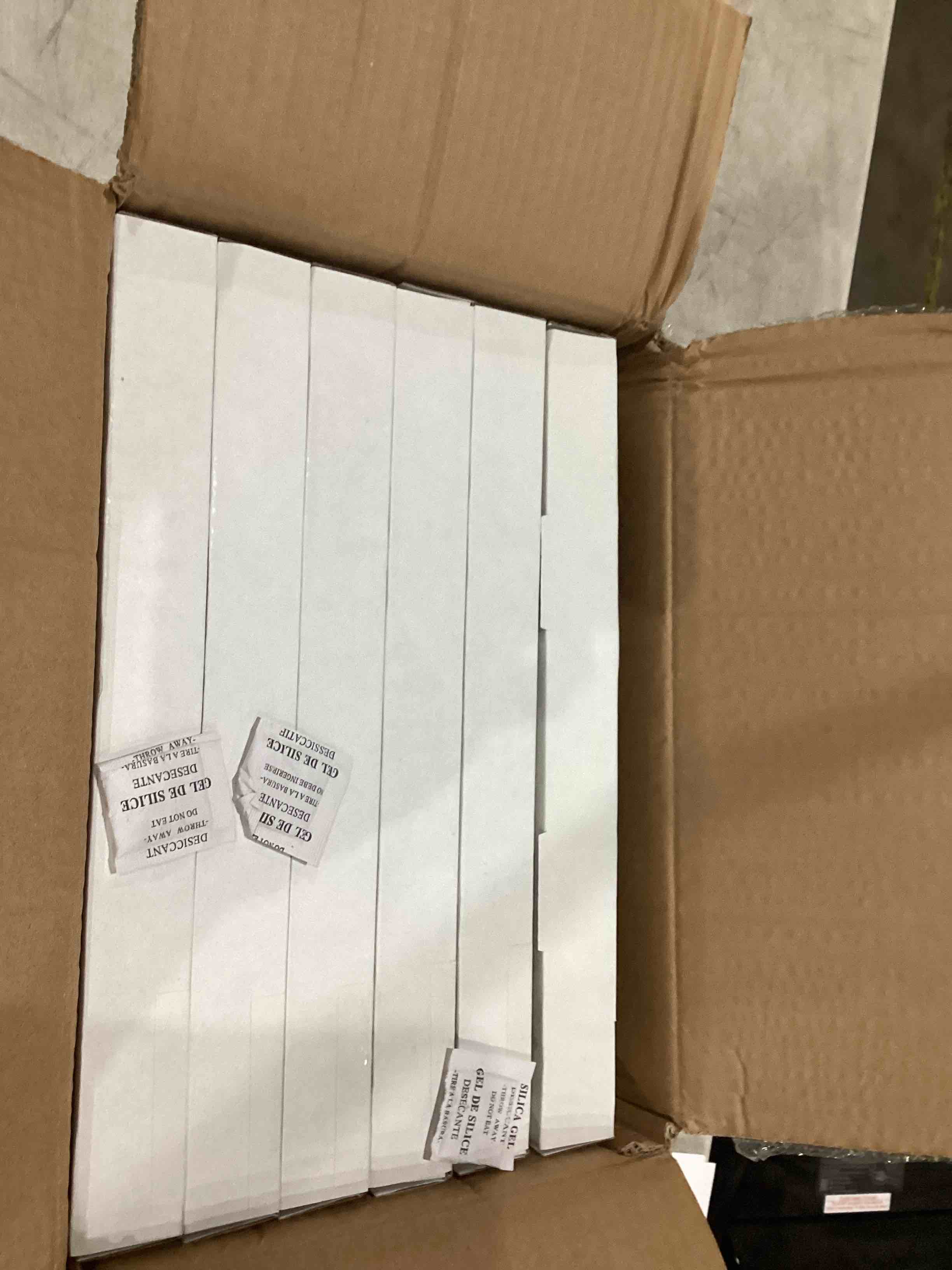 https://s3.amazonaws.com/lotting-images-prod/bidfta/GRA1992625_1757683592388.jpeg