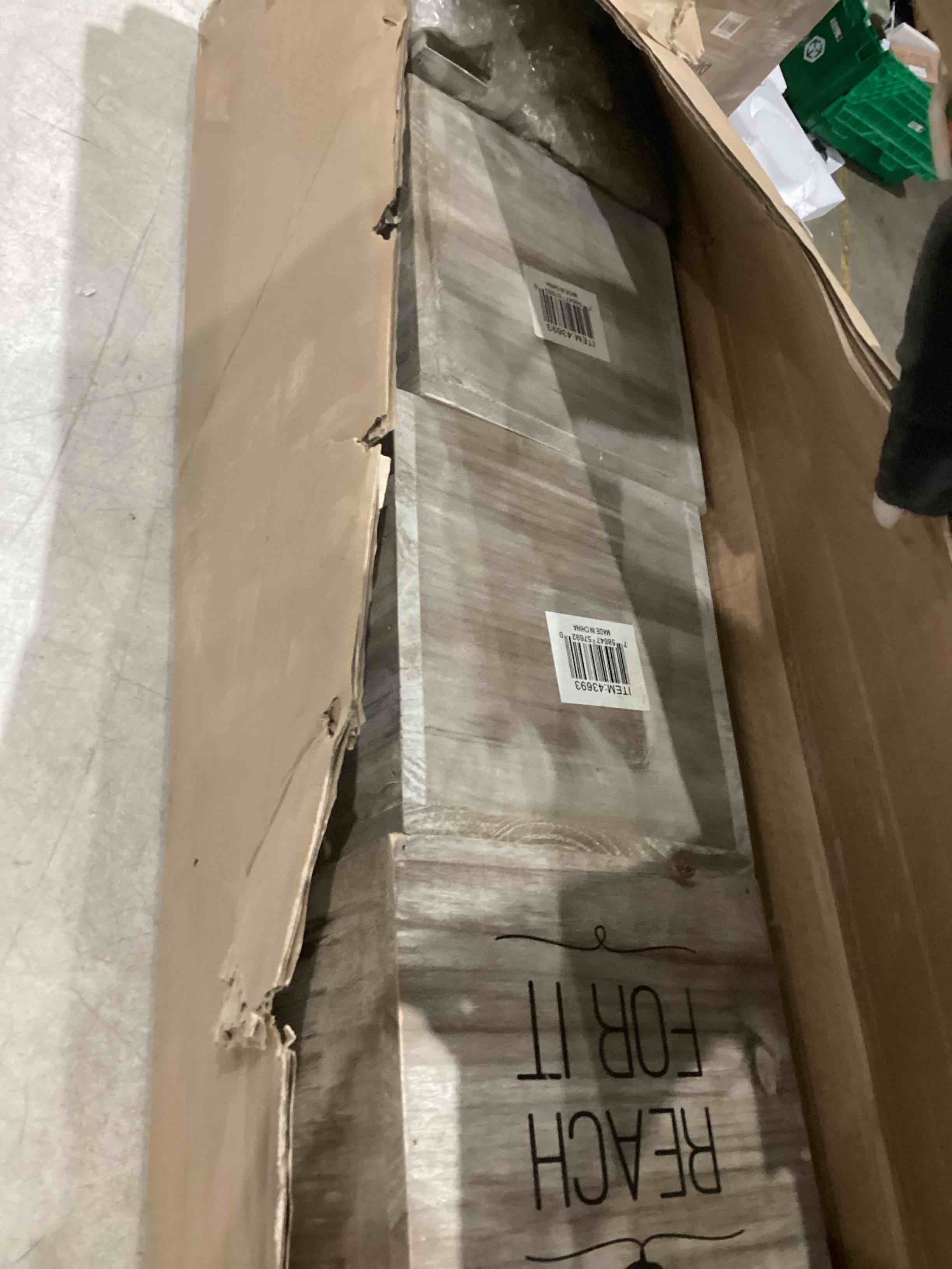 https://s3.amazonaws.com/lotting-images-prod/bidfta/GRA1992711_1757692459279.jpeg