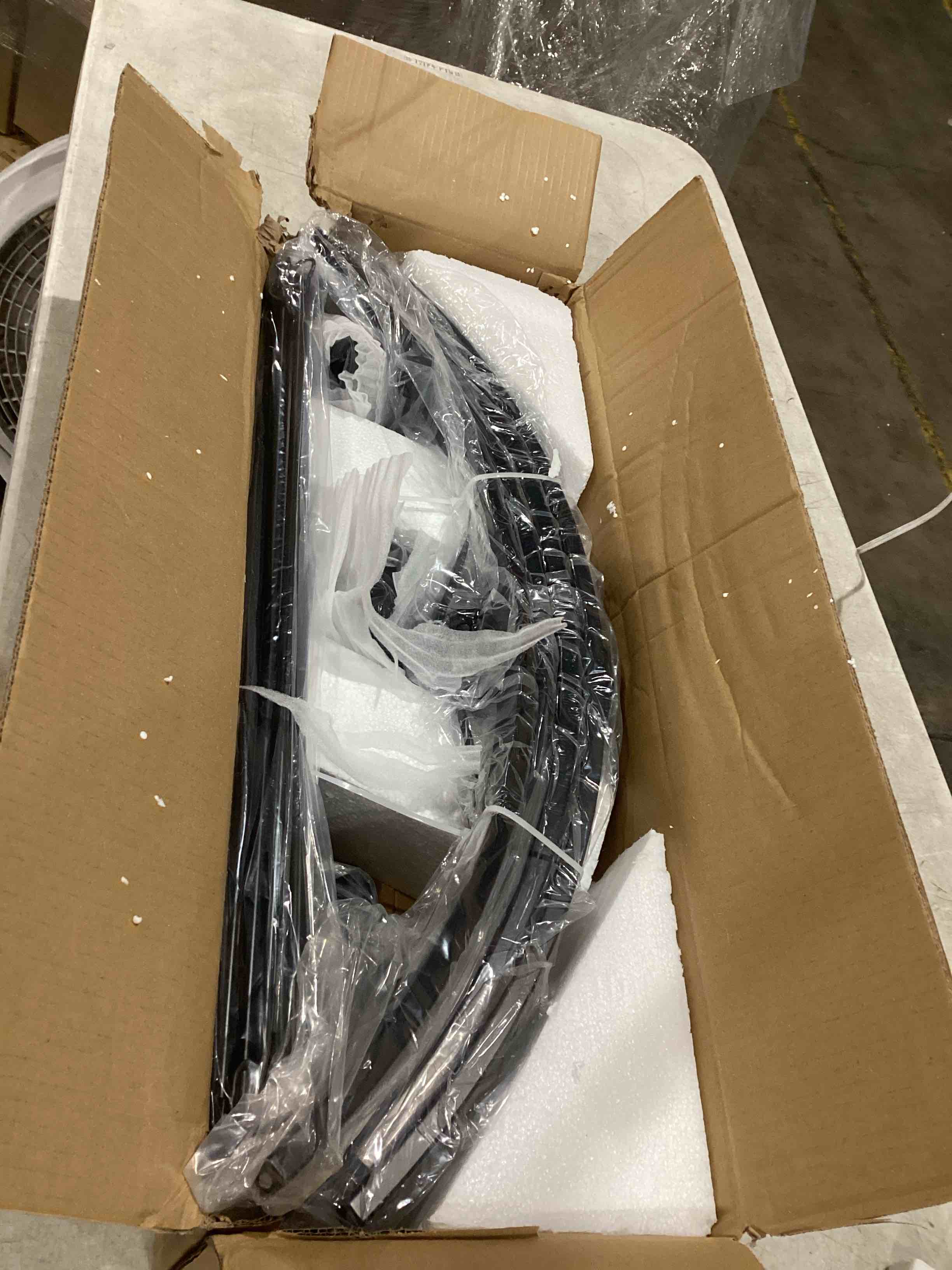 https://s3.amazonaws.com/lotting-images-prod/bidfta/GRA1992754_1757939206746.jpeg