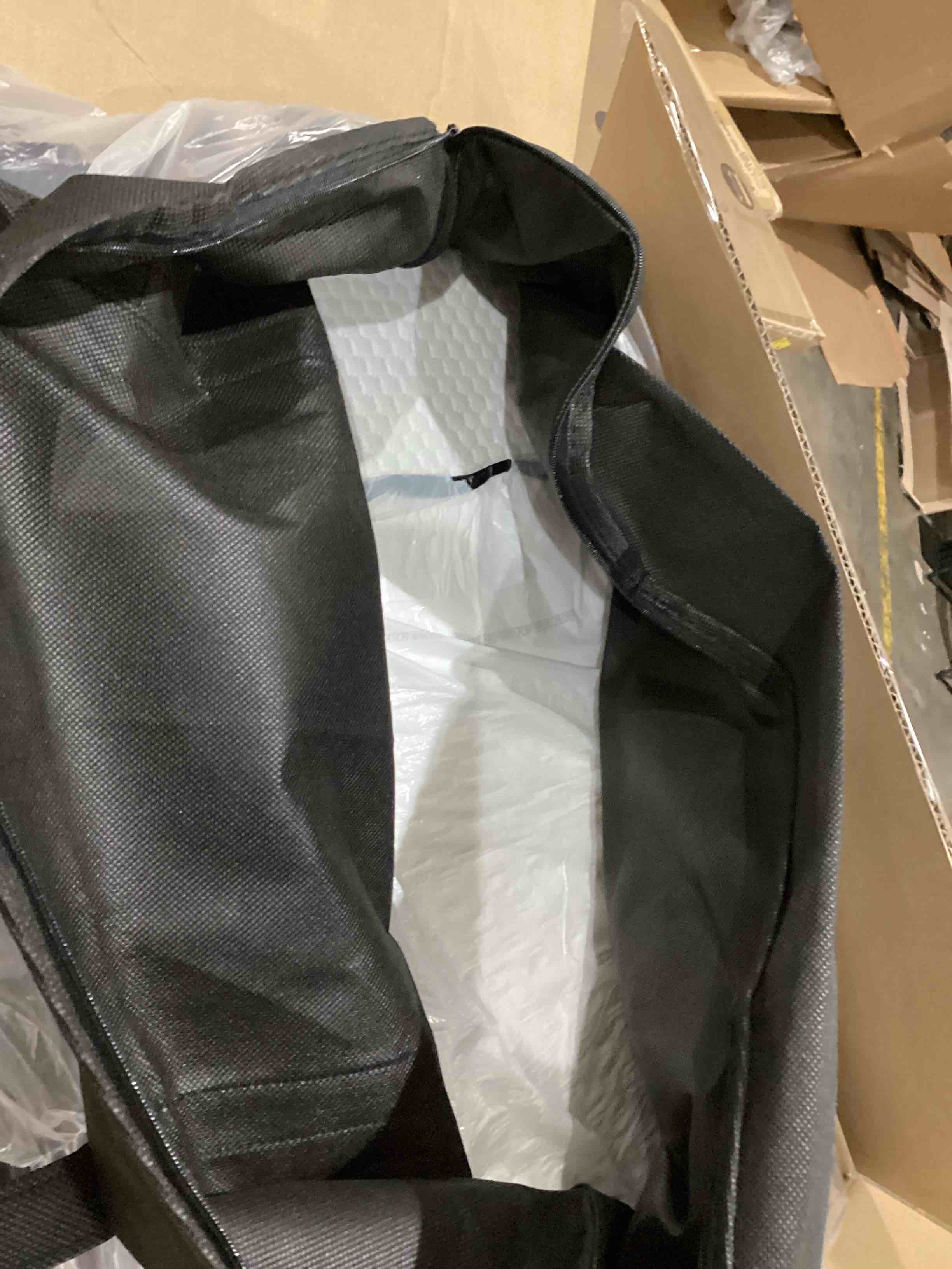 https://s3.amazonaws.com/lotting-images-prod/bidfta/GRA1992811_1758024621684.jpeg