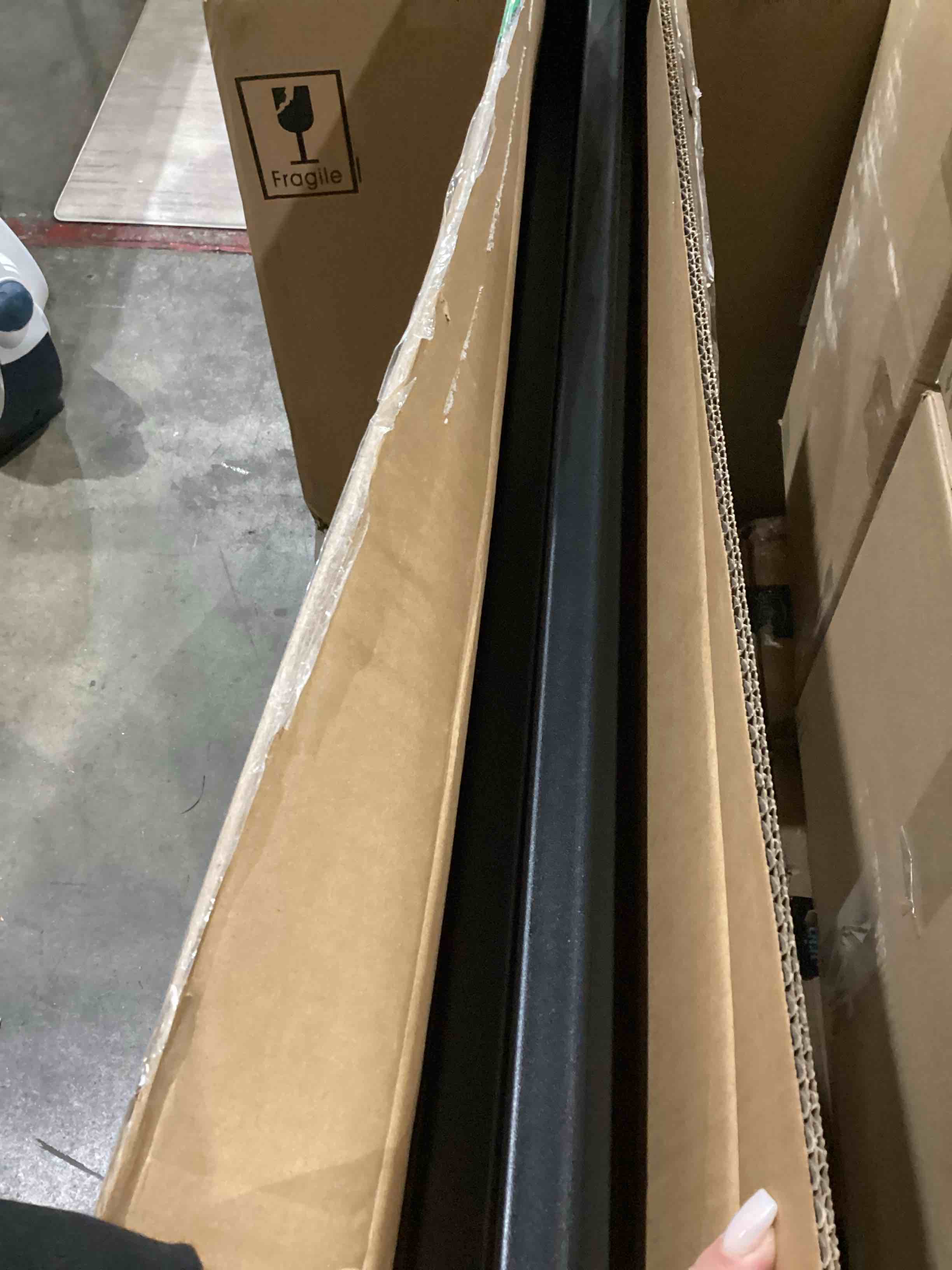 https://s3.amazonaws.com/lotting-images-prod/bidfta/GRA1992814_1758027090211.jpeg