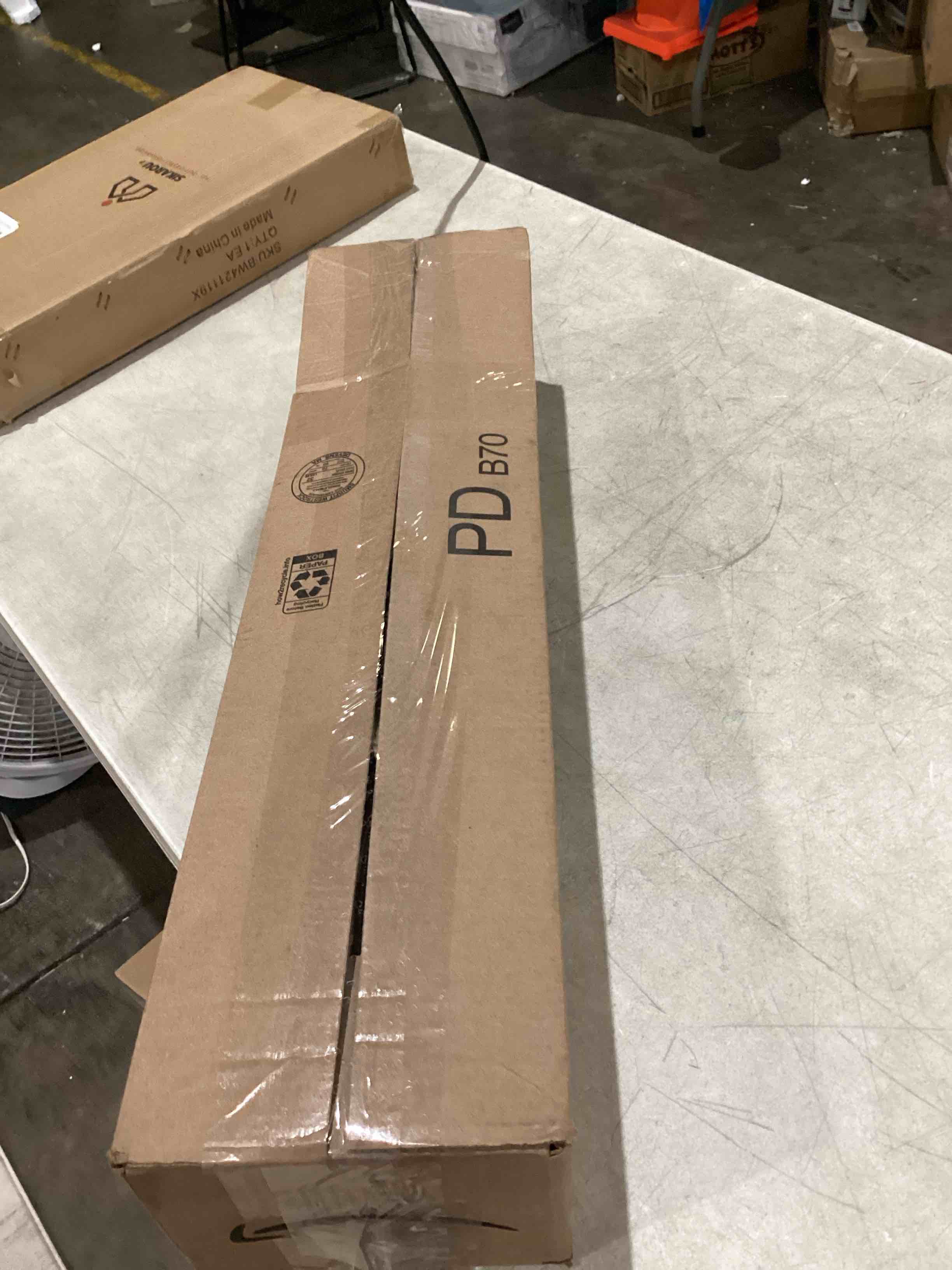 https://s3.amazonaws.com/lotting-images-prod/bidfta/GRA1992842_1758036064325.jpeg