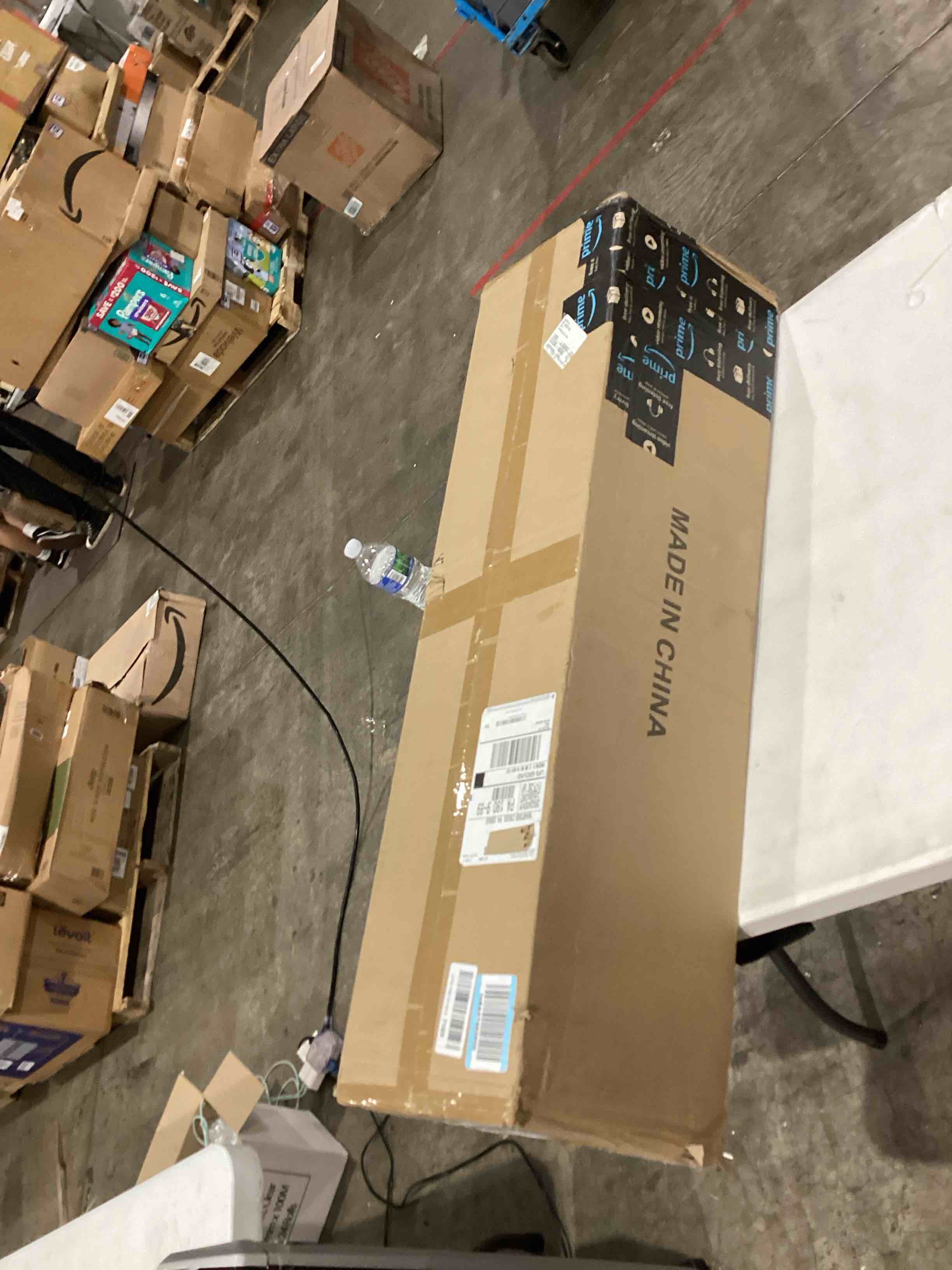 https://s3.amazonaws.com/lotting-images-prod/bidfta/GRA1993108_1750771605333.jpeg
