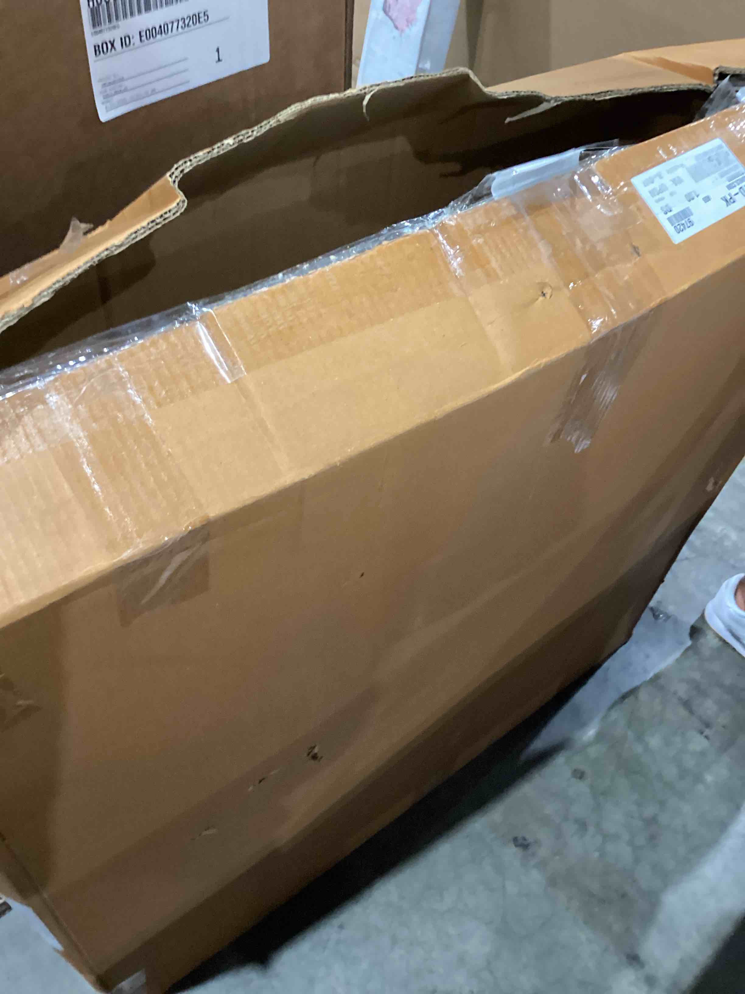 https://s3.amazonaws.com/lotting-images-prod/bidfta/GRA1993204_1750871313419.jpeg