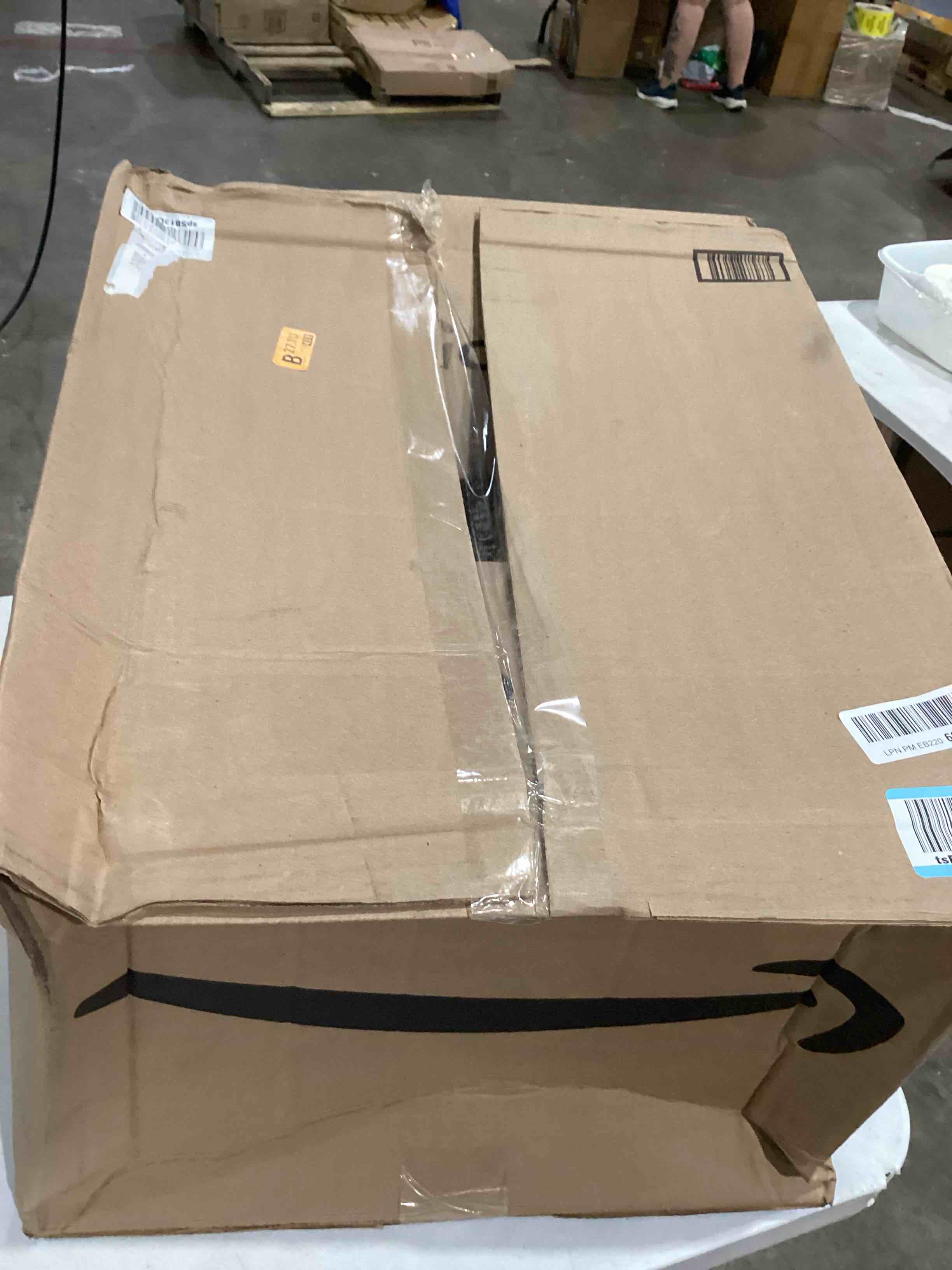 https://s3.amazonaws.com/lotting-images-prod/bidfta/GRA1993391_1751035513834.jpeg